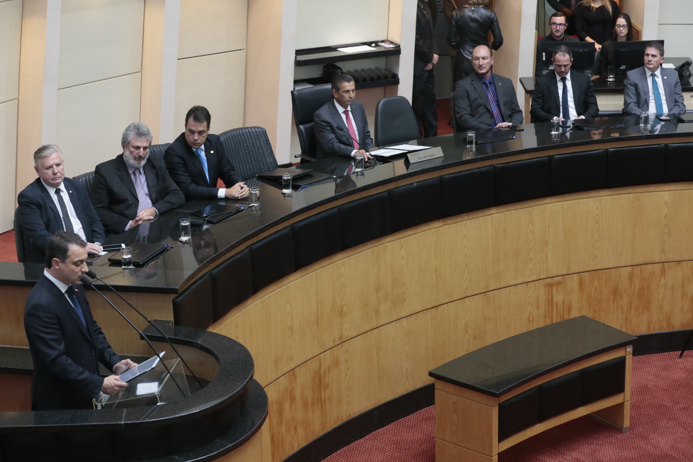 Leitura da Mensagem do Governador aos Deputados Estaduais.