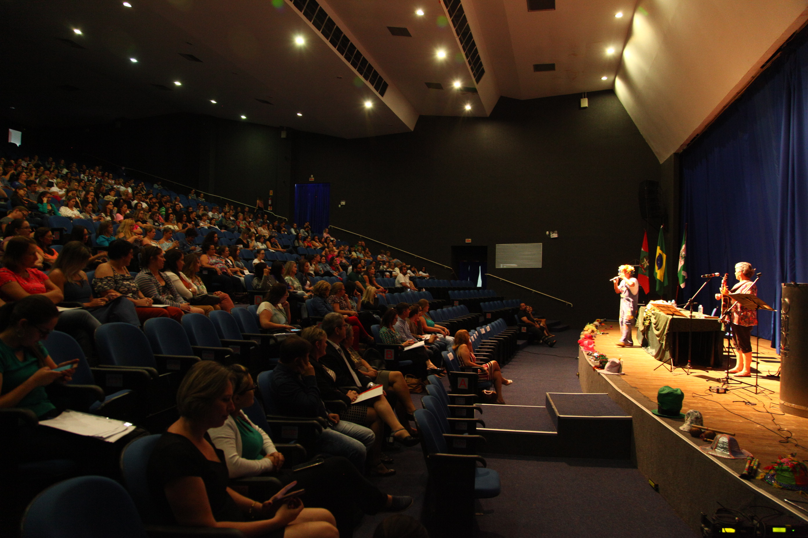 Seminário Estadual de Formação de Professores da Região Oeste de SC - Apresentação Cultural