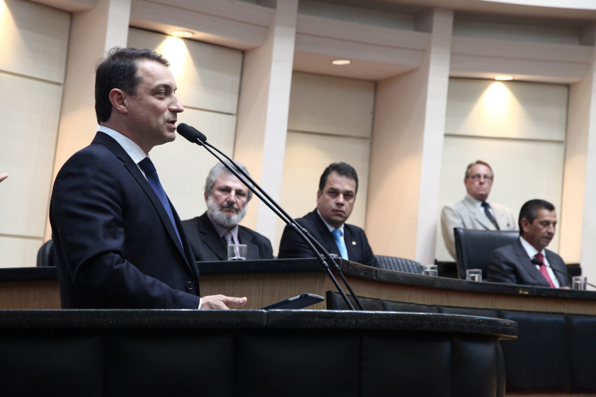 Moisés abre ano legislativo prometendo eficiência e melhores serviços