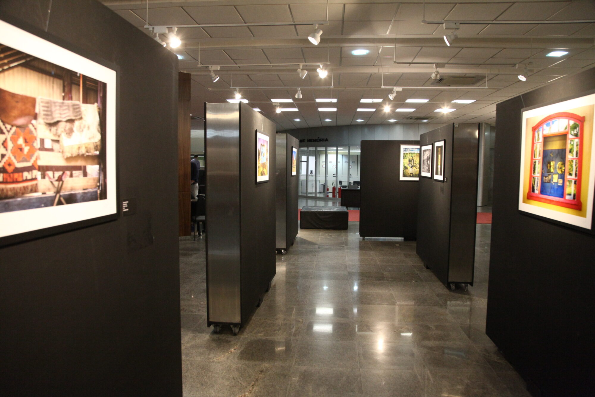 Edital seleciona artistas para expor na Galeria de Arte da Alesc