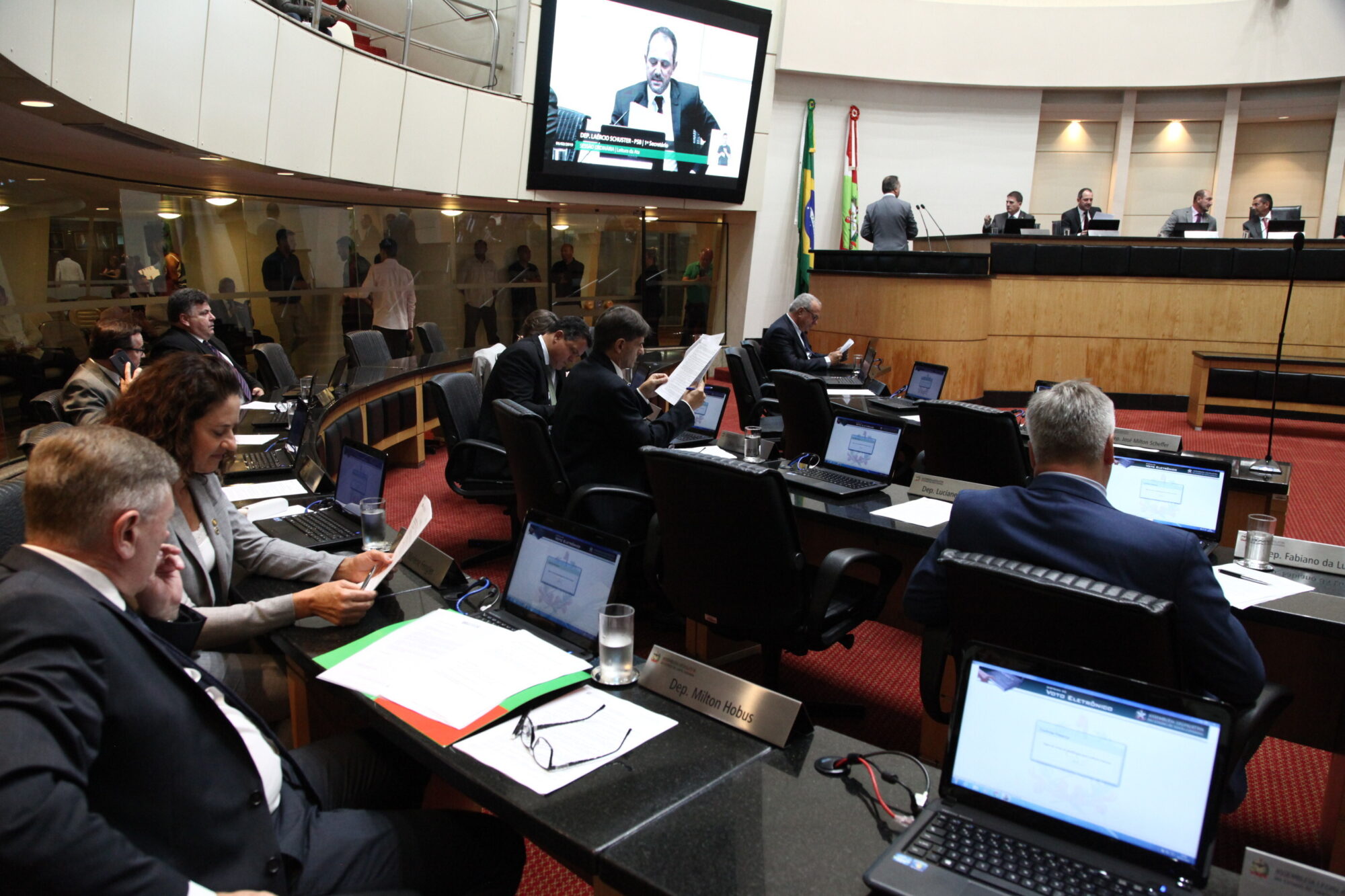 CPI da Ponte, ICMS e violência contra a mulher marcam primeira sessão