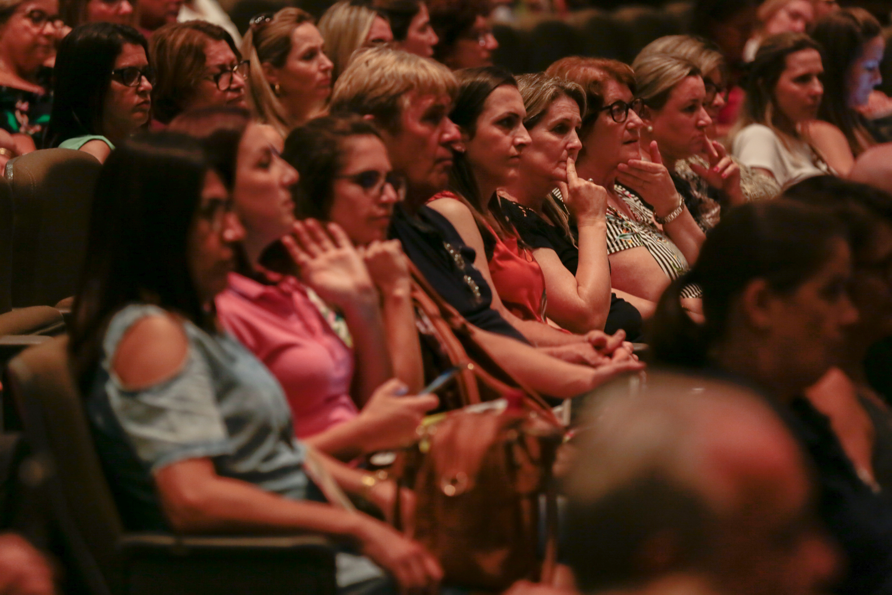 APAES - Feapaes/SC Promove Capacitação com Apaes de todo o Estado no Teatro Pedro Ivo.