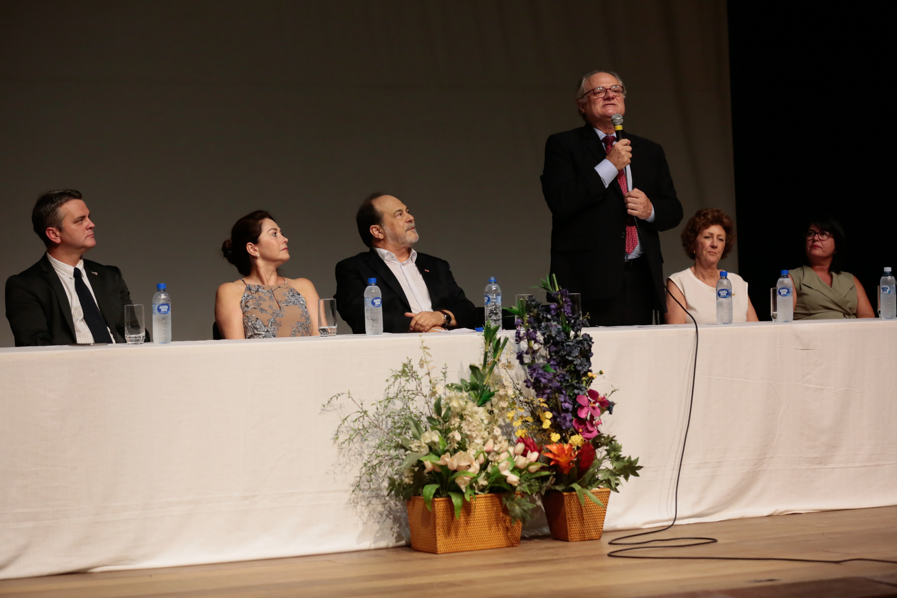 APAES - Feapaes/SC Promove Capacitação com Apaes de todo o Estado no Teatro Pedro Ivo.