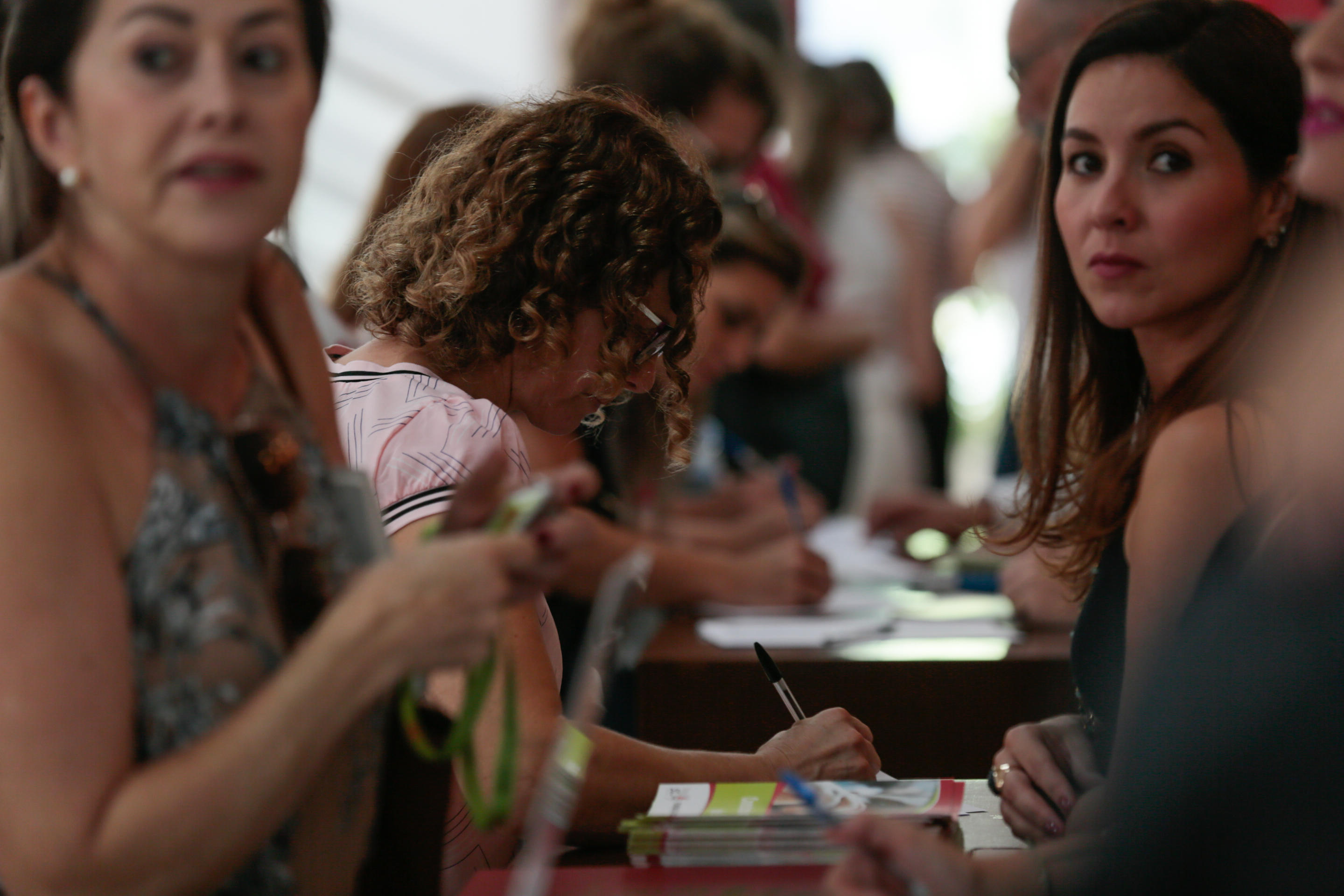 APAES - Feapaes/SC Promove Capacitação com Apaes de todo o Estado no Teatro Pedro Ivo.
