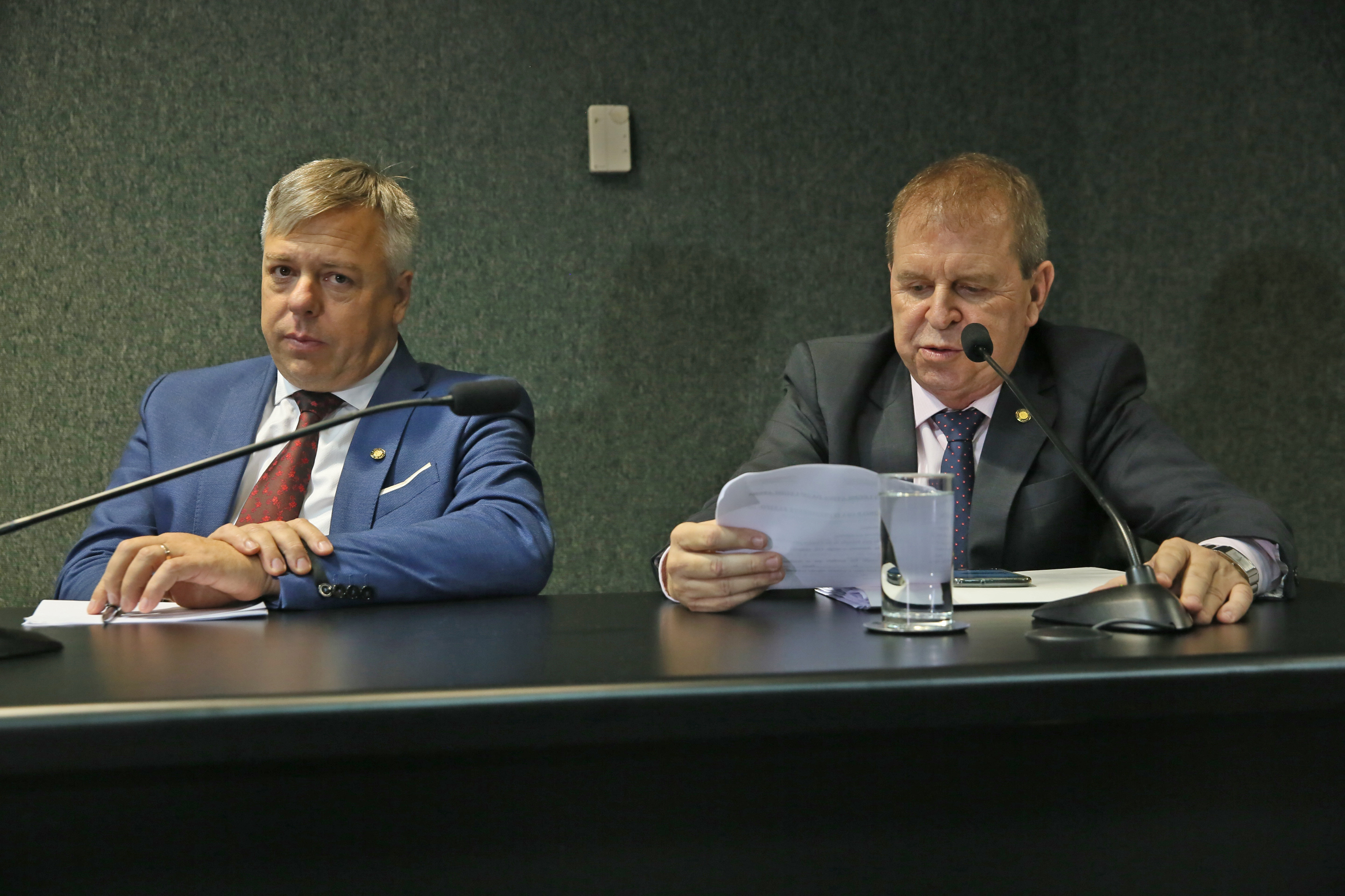 CCJ - Comissão de Constituição e Justiça é Instalada. Deputados Romildo Titon (MDB) e Milton Hobus (PSD) são eleitos presidente e vice da Comissão.