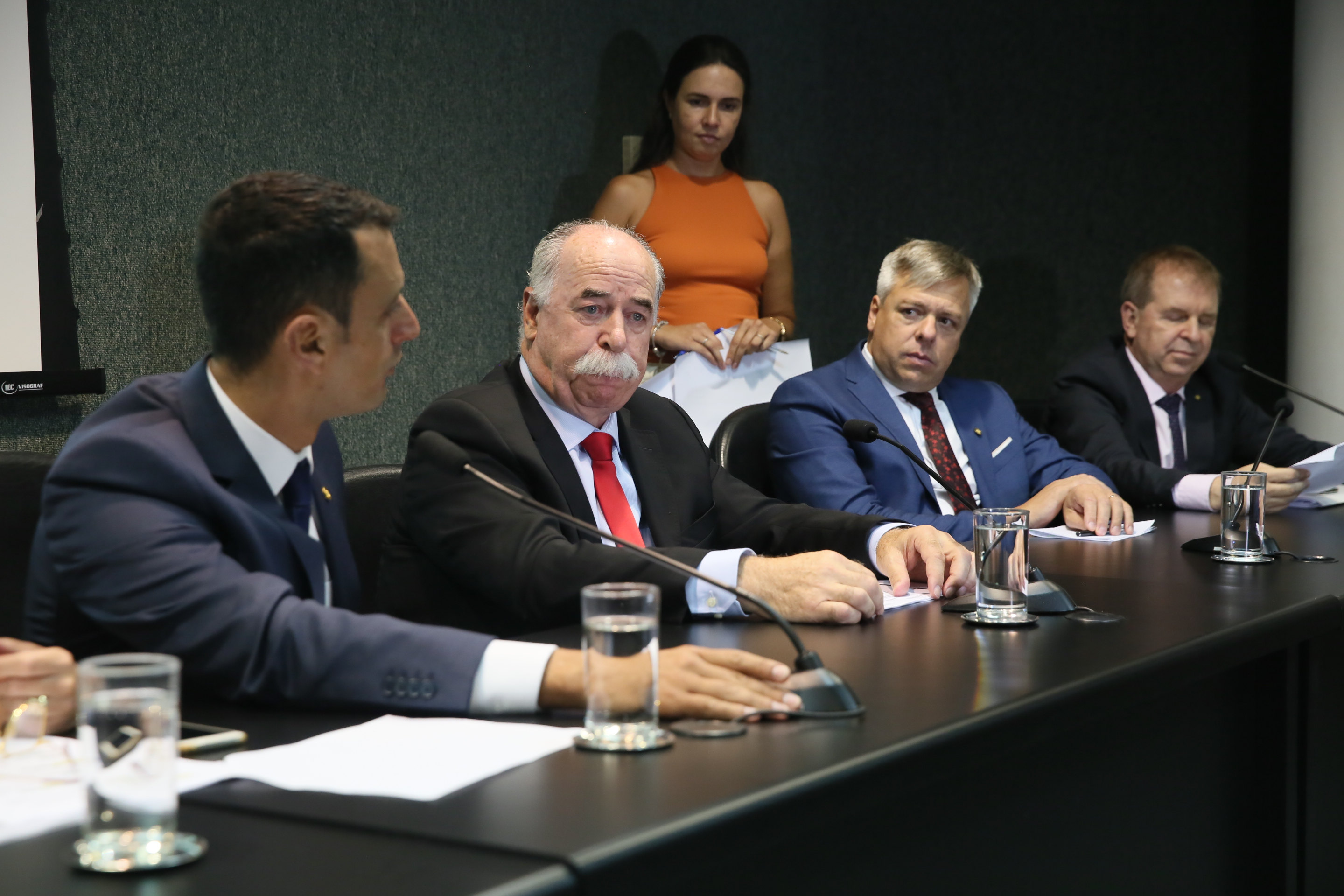 CCJ - Comissão de Constituição e Justiça é Instalada. Deputados Romildo Titon (MDB) e Milton Hobus (PSD) são eleitos presidente e vice da Comissão.