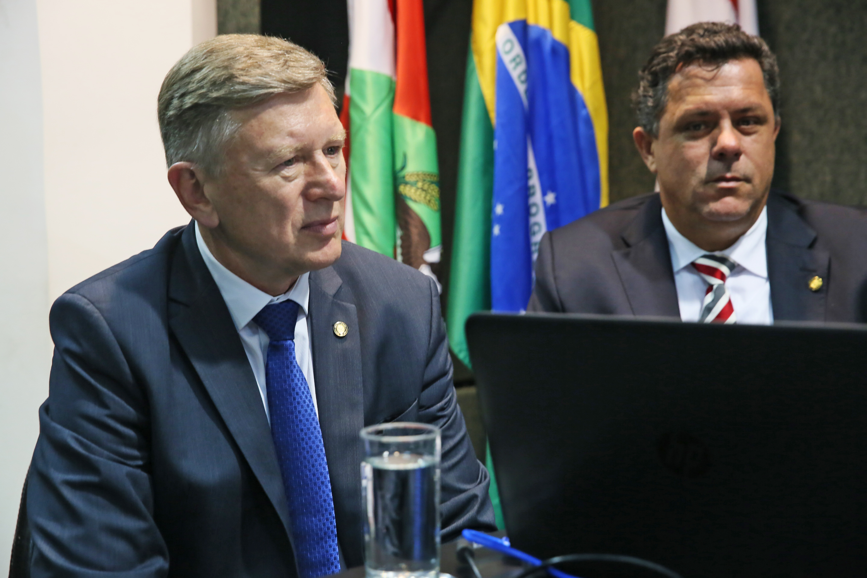 CCJ - Comissão de Constituição e Justiça é Instalada. Deputados Romildo Titon (MDB) e Milton Hobus (PSD) são eleitos presidente e vice da Comissão.