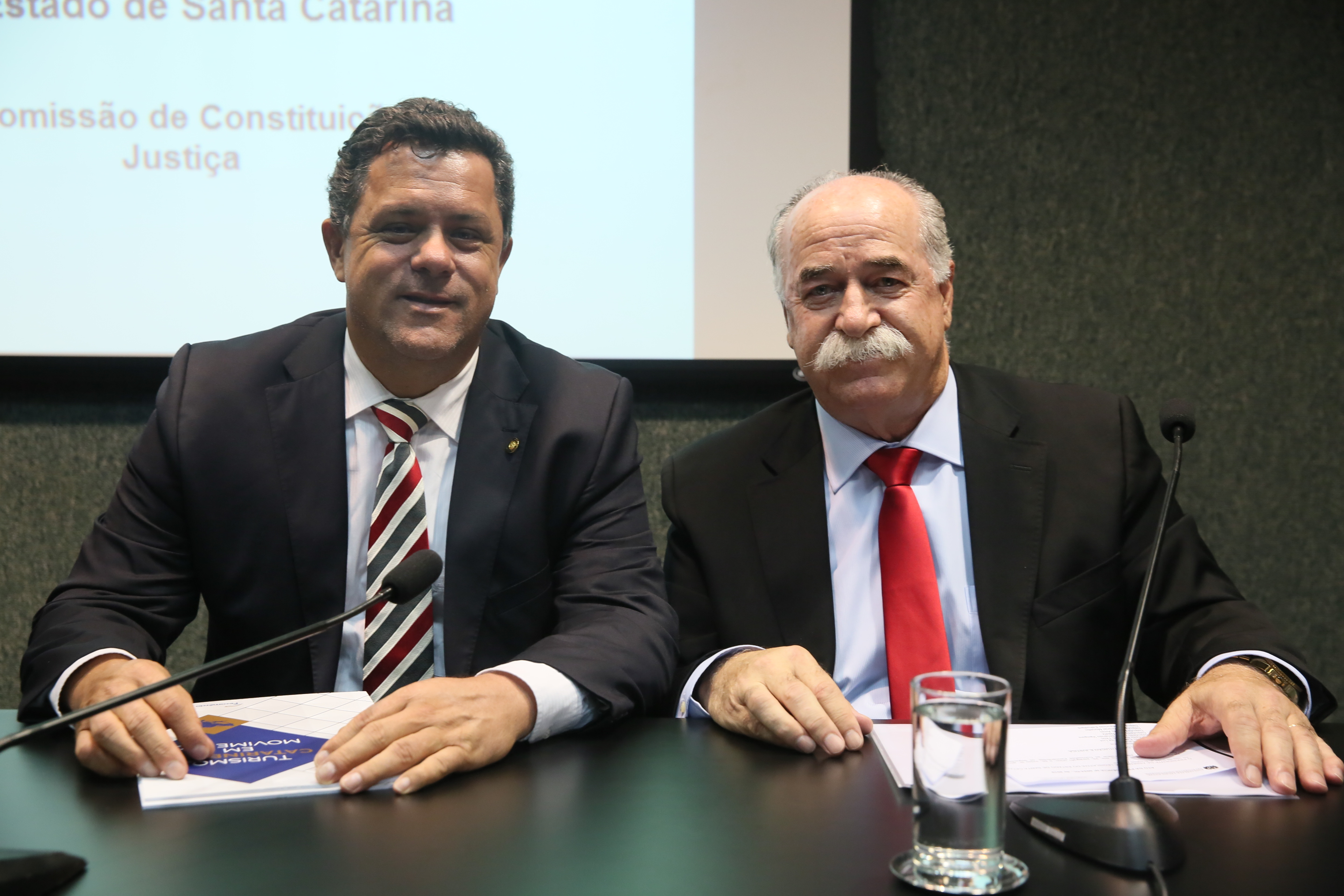CCJ - Comissão de Constituição e Justiça é Instalada. Deputados Romildo Titon (MDB) e Milton Hobus (PSD) são eleitos presidente e vice da Comissão.