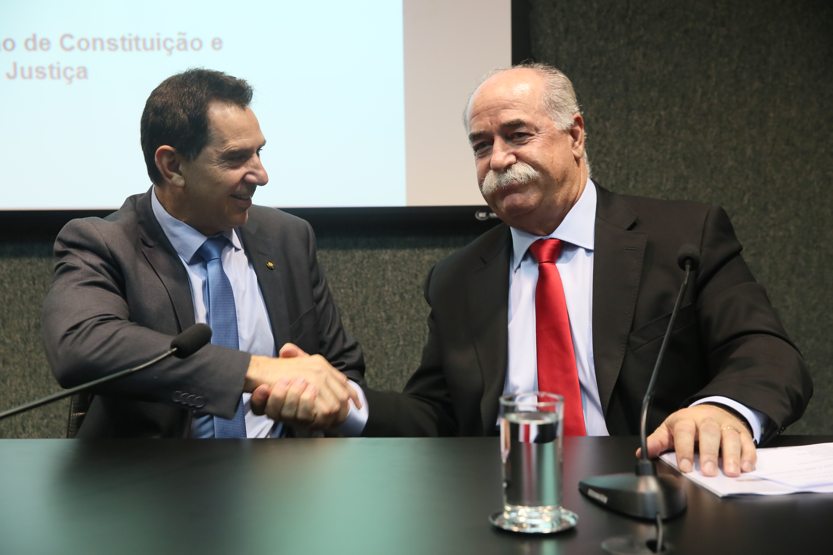 CCJ - Comissão de Constituição e Justiça é Instalada. Deputados Romildo Titon (MDB) e Milton Hobus (PSD) são eleitos presidente e vice da Comissão.