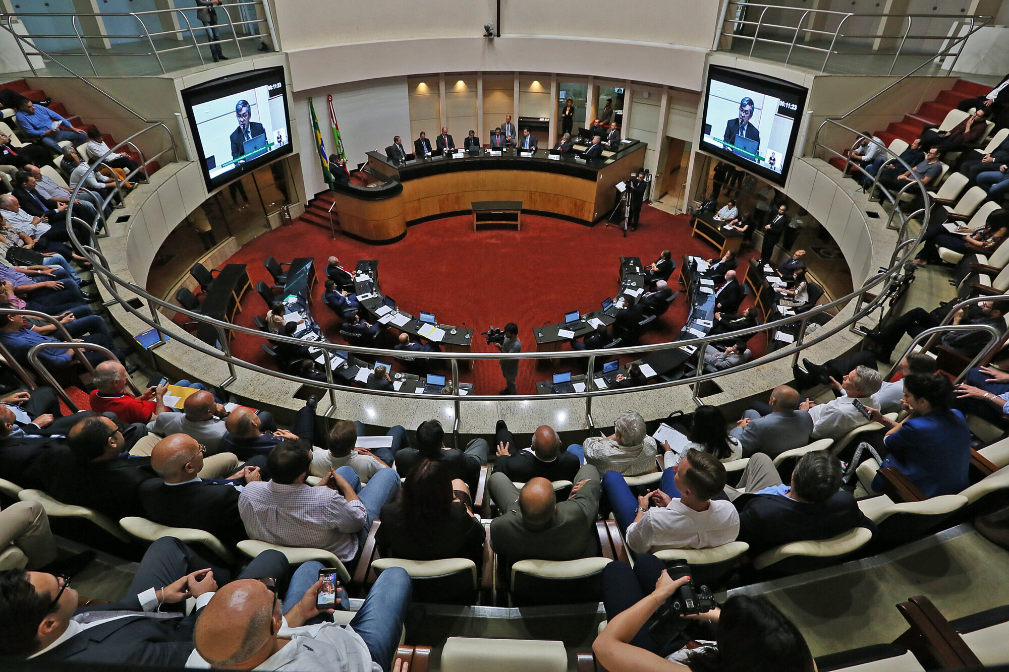 Aeroporto de R$ 63 mi em Correia Pinto custa R$ 170 mil por mês e está parado