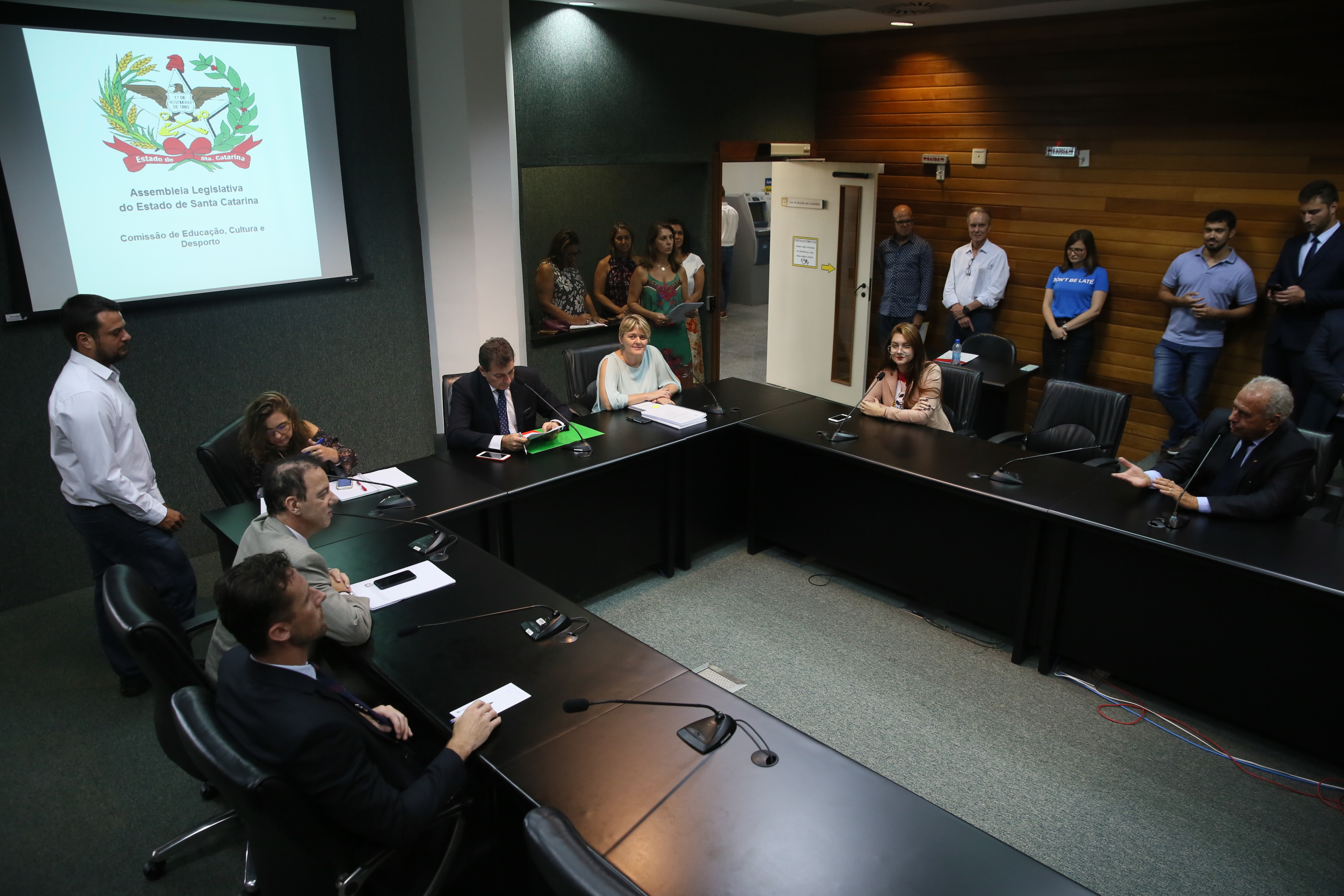 INSTALAÇÃO DAS COMISSÕES - Comissão de Educação é Instalada