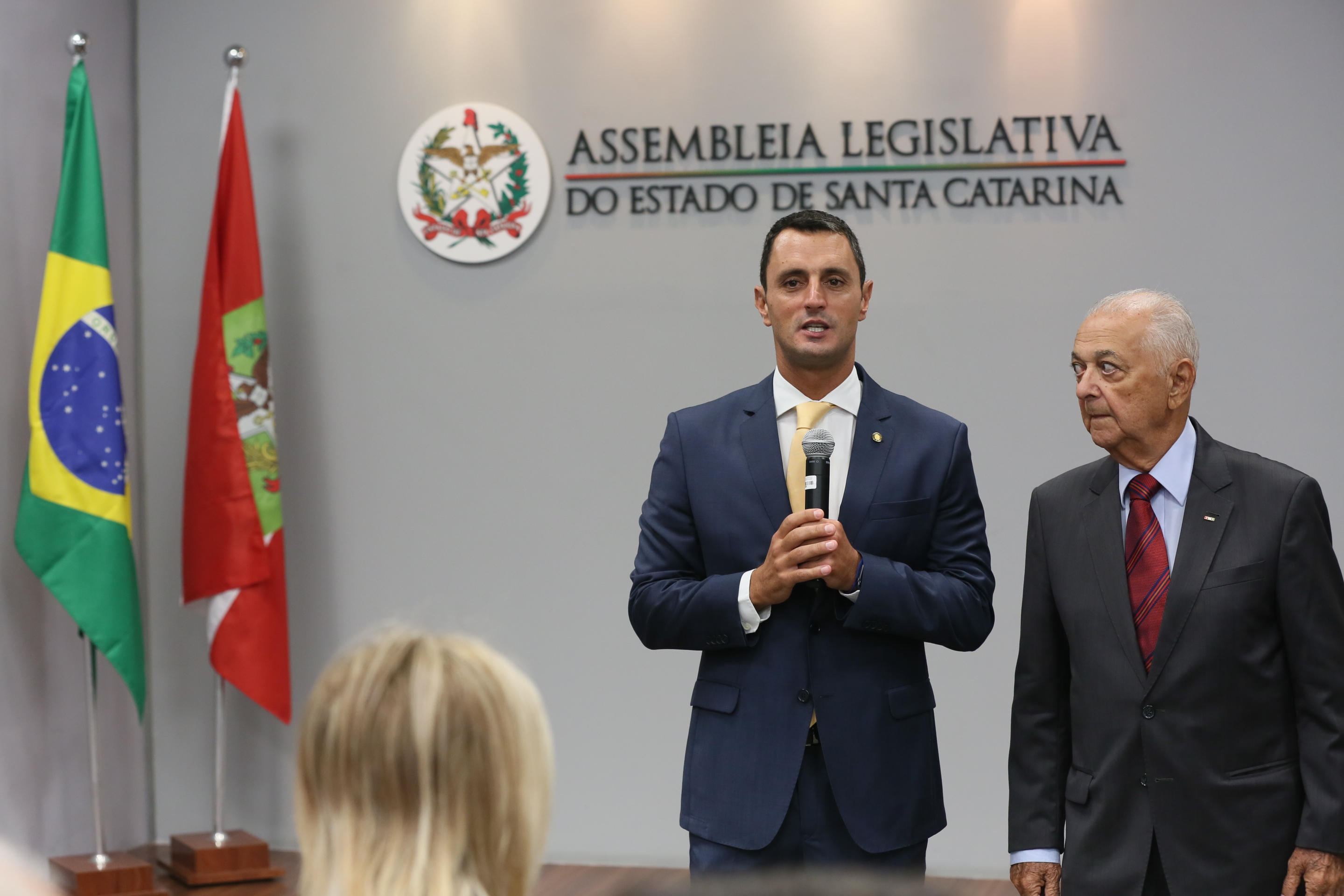 MOÇÃO – Radialista Jorge Seara Polidoro Recebe Moção de Aplauso na Alesc