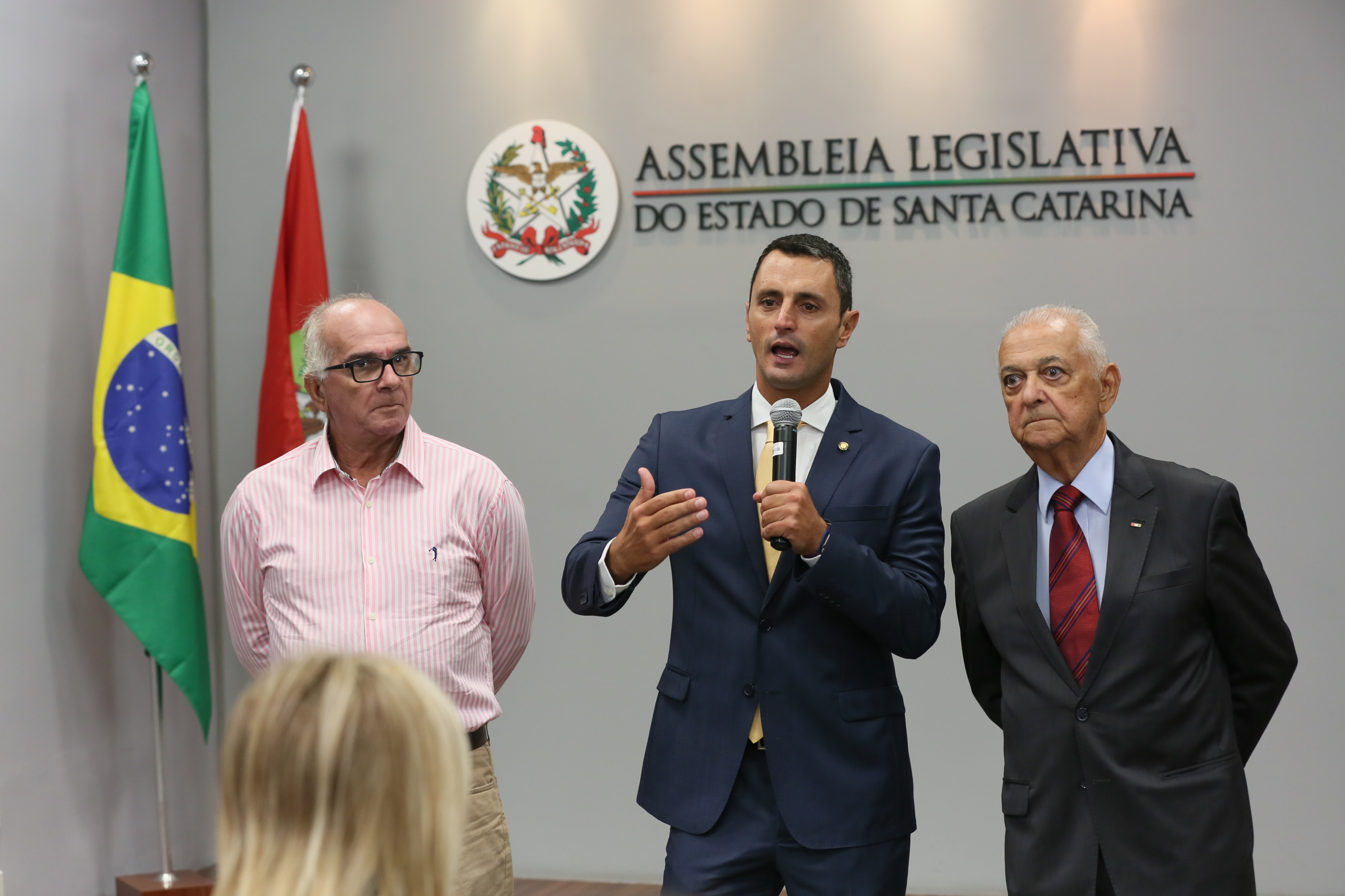 MOÇÃO - Radialista Jorge Seara Polidoro Recebe Moção de Aplauso na Alesc
