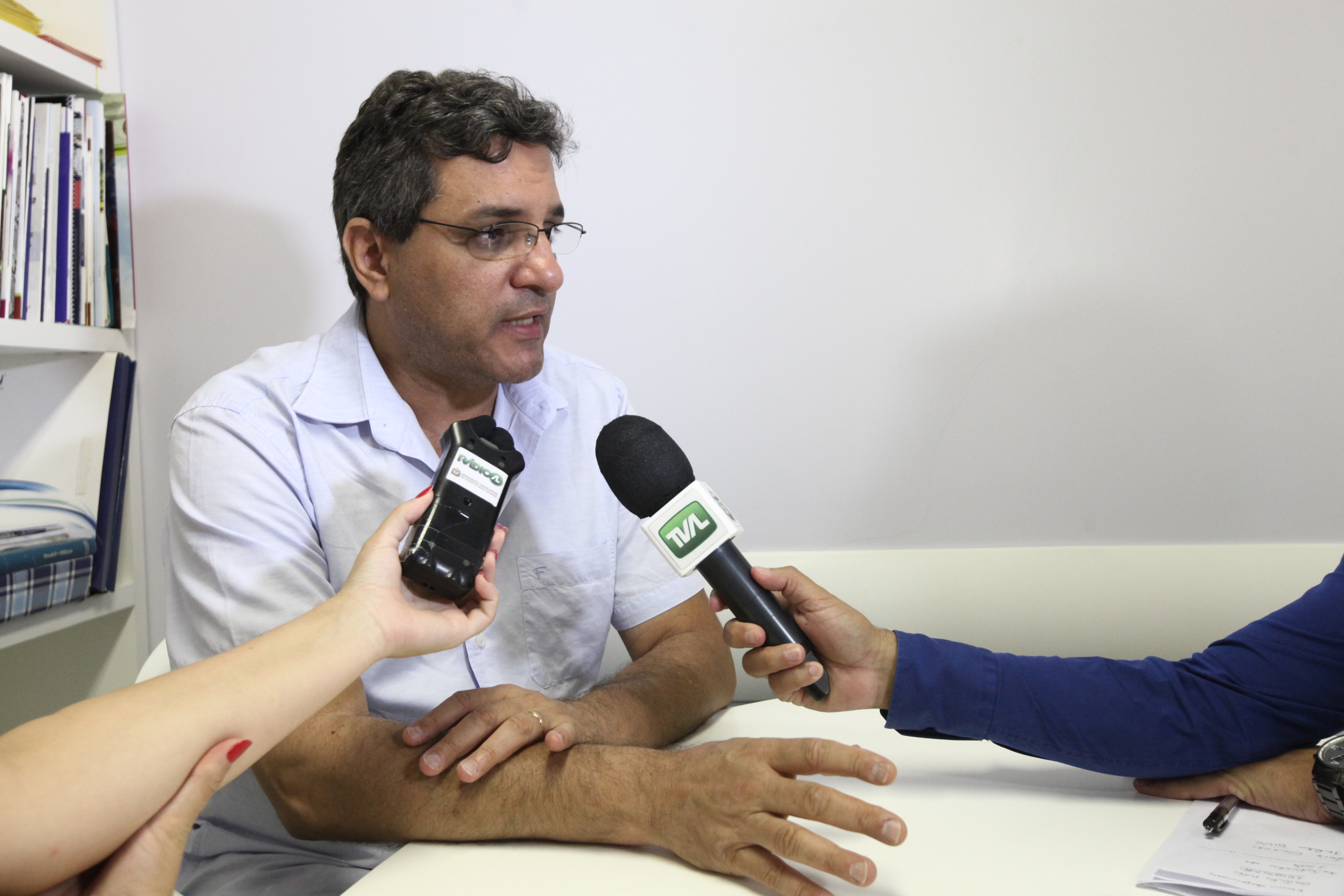 ALERTA SOBRE SARAMPO - Entrevista com o Infectologista Luiz Escada.