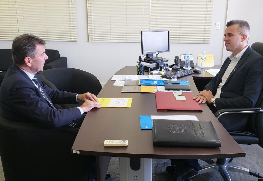 Deputado Valdir Cobalchini na Secretaria da Casa Civil