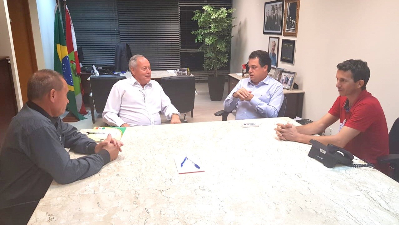 Deputado Rodrigo Minotto recebe lideranças políticas