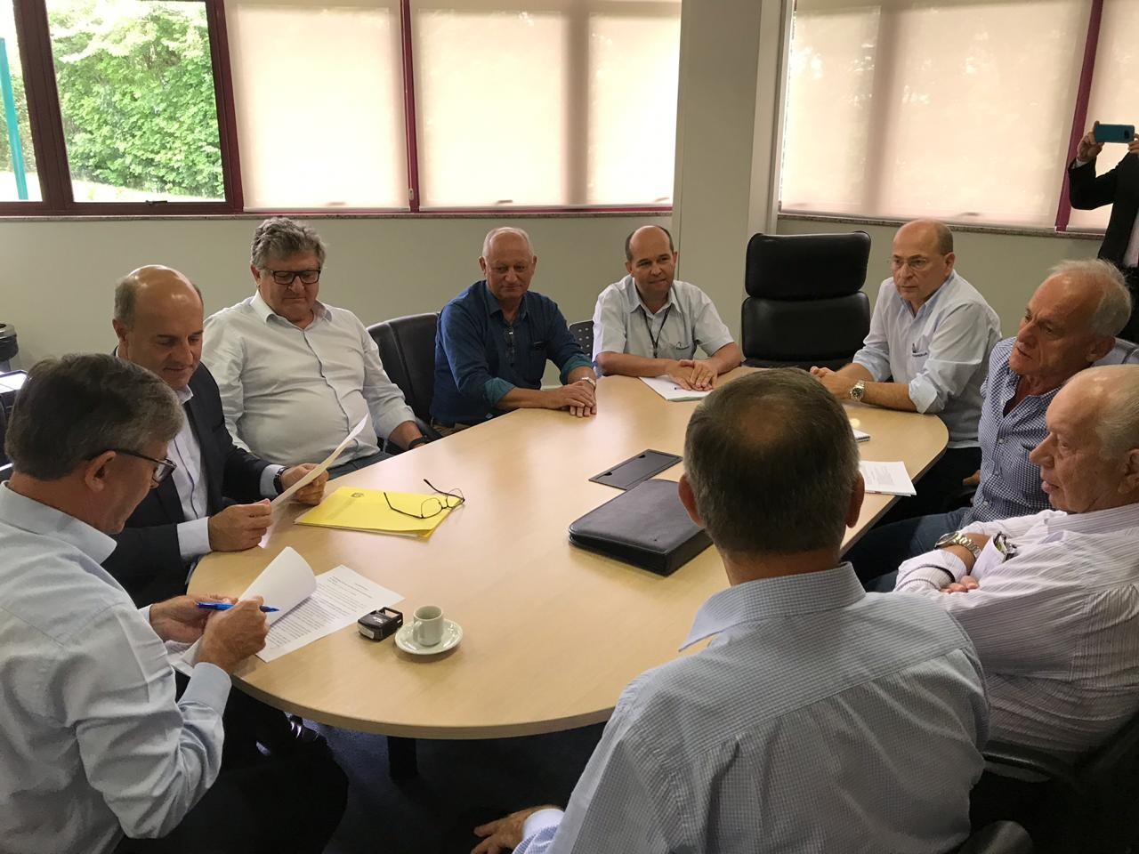 Deputado Zé Milton em reunião na Secretaria da Fazenda
