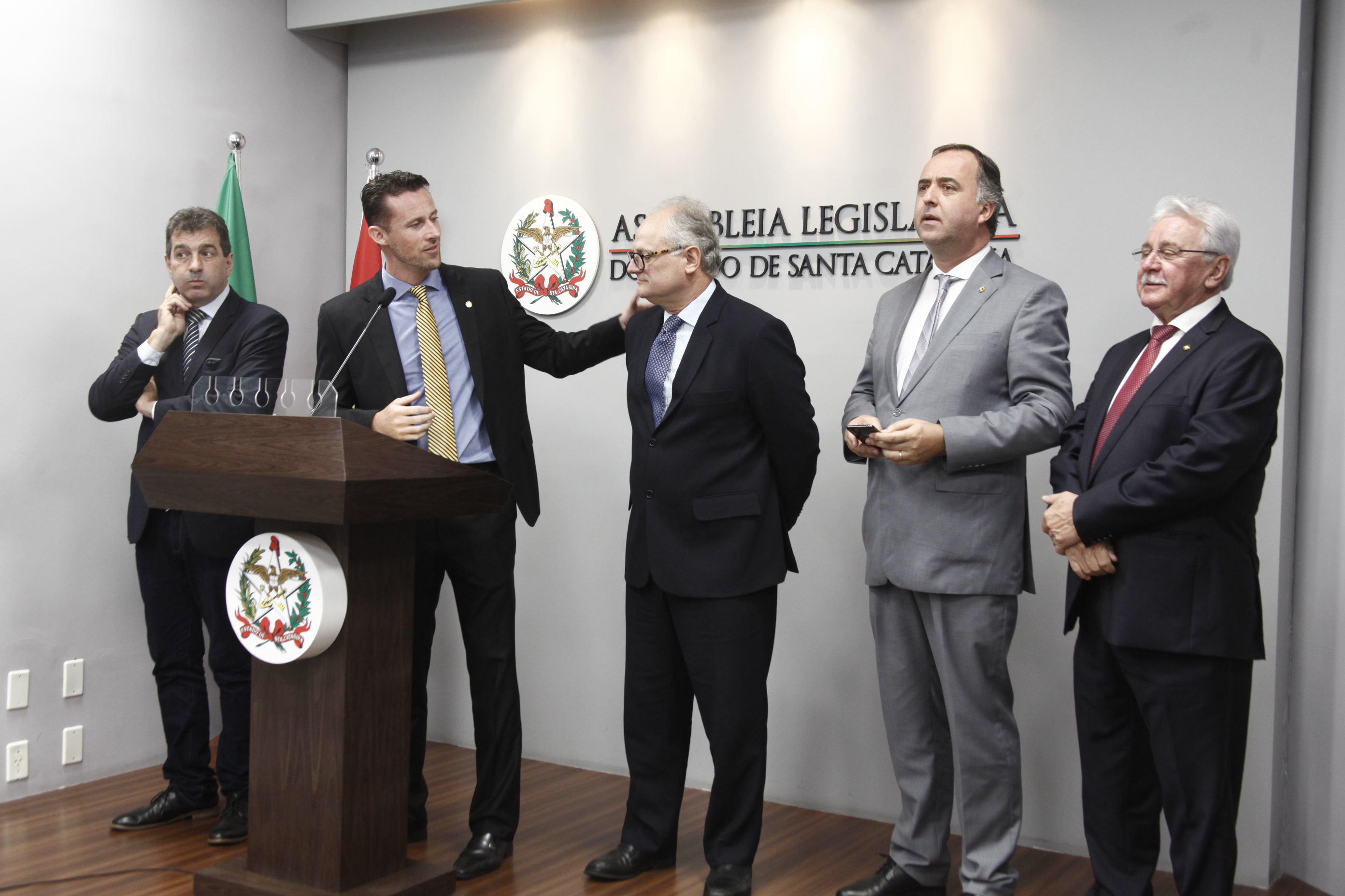 Frente Parlamentar Norte/Nordeste é lançada na Sala da Imprensa da Alesc.