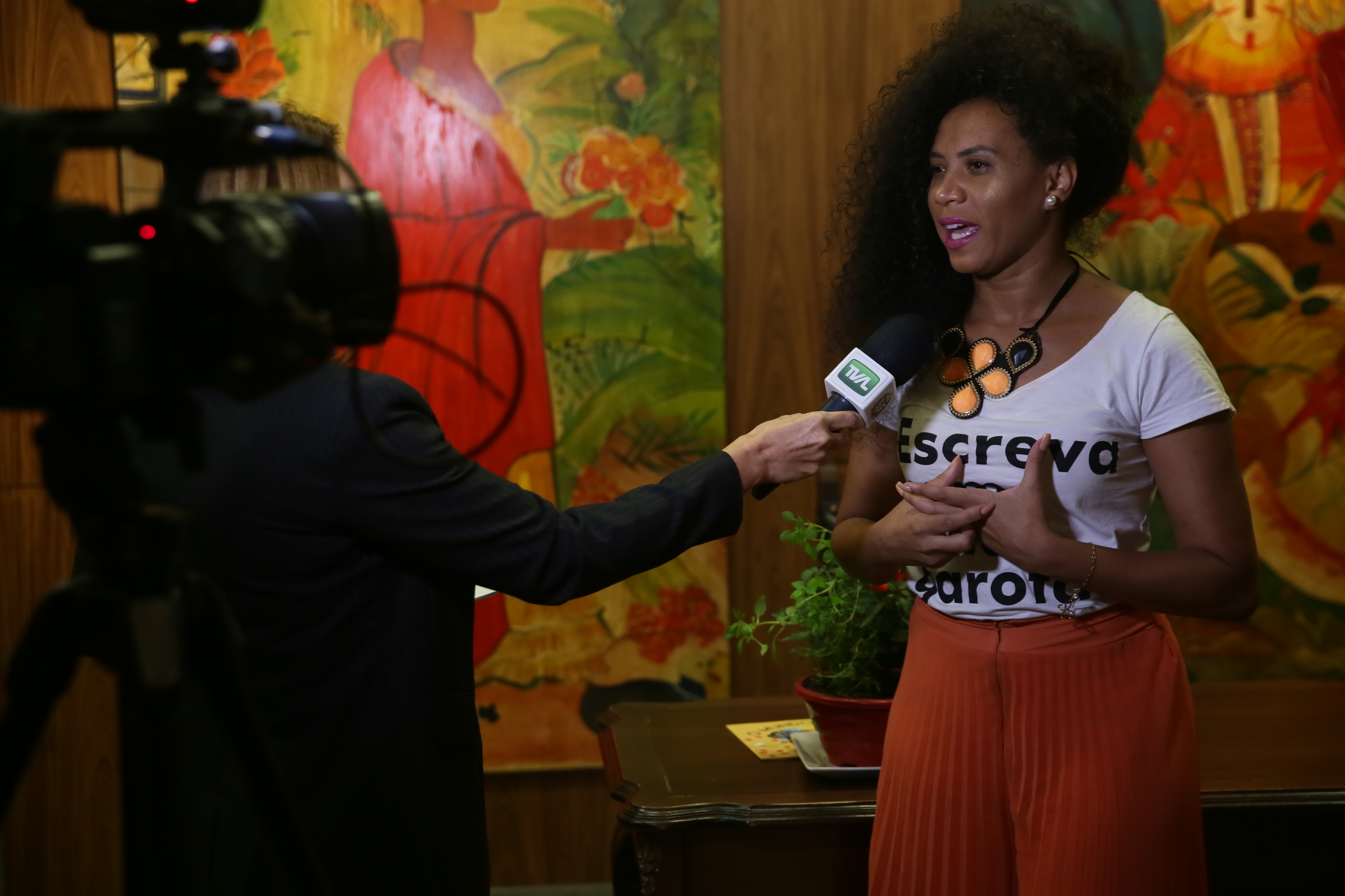 LANÇAMENTO LITERÁRIO - O Mundo de Oyá.