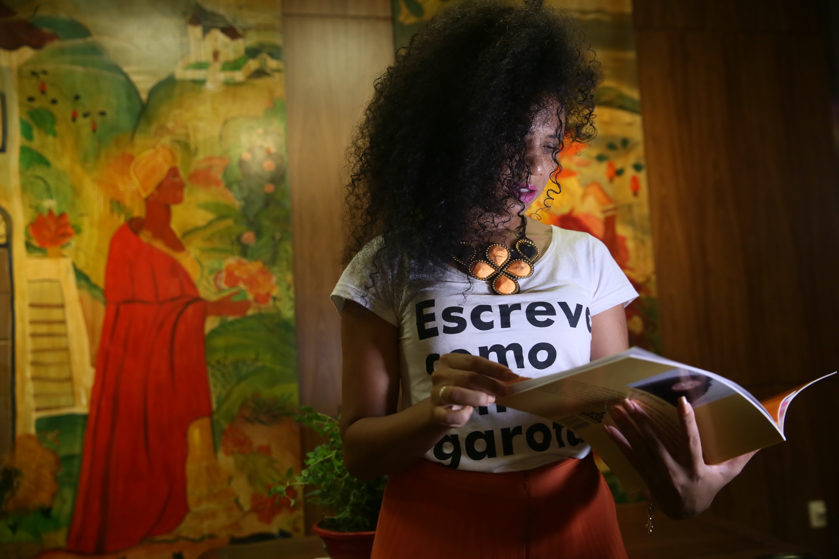 LANÇAMENTO LITERÁRIO - O Mundo de Oyá.