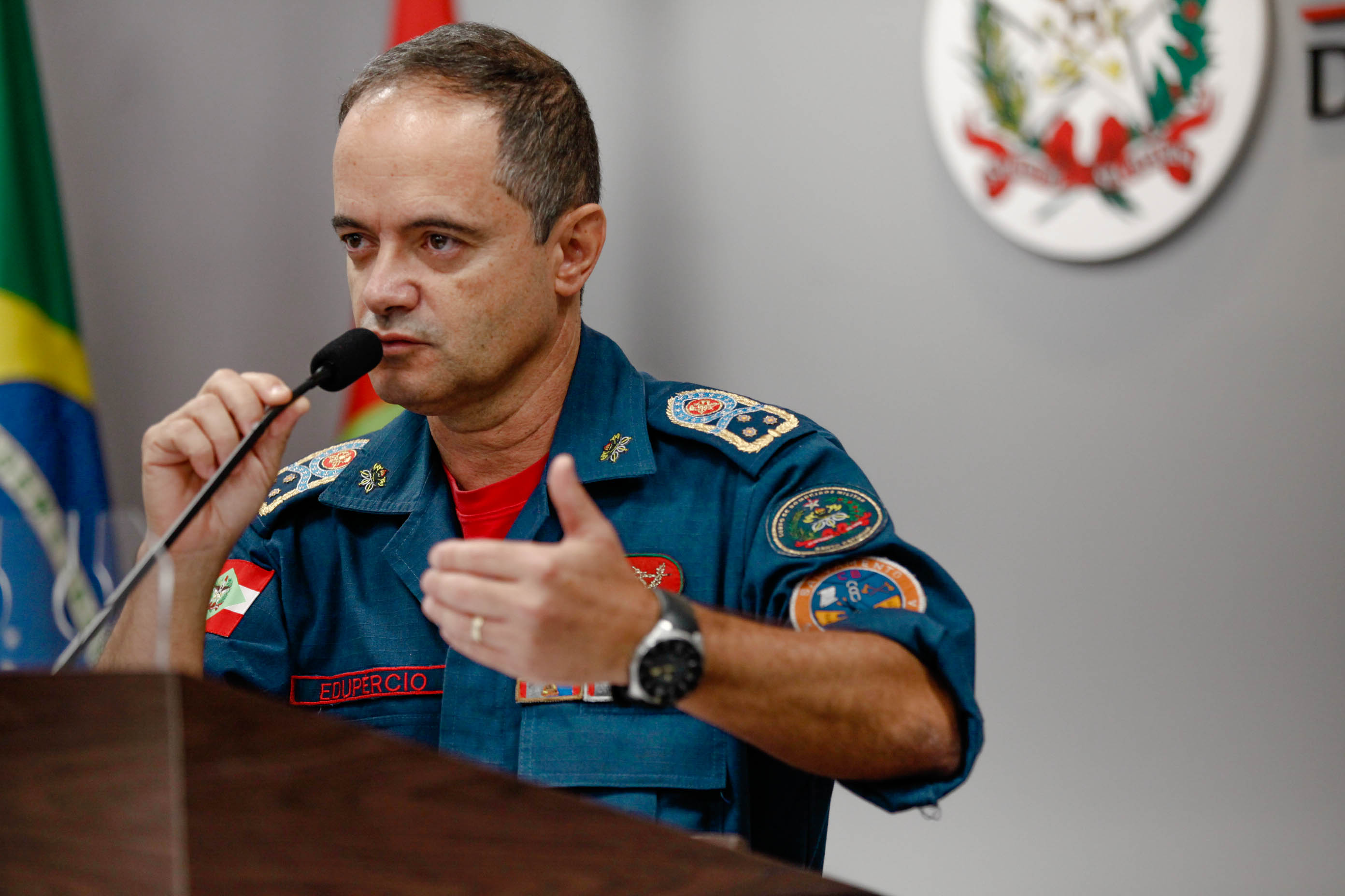 Bombeiros catarinenses que atuaram em Brumadinho são homenageados na Alesc.