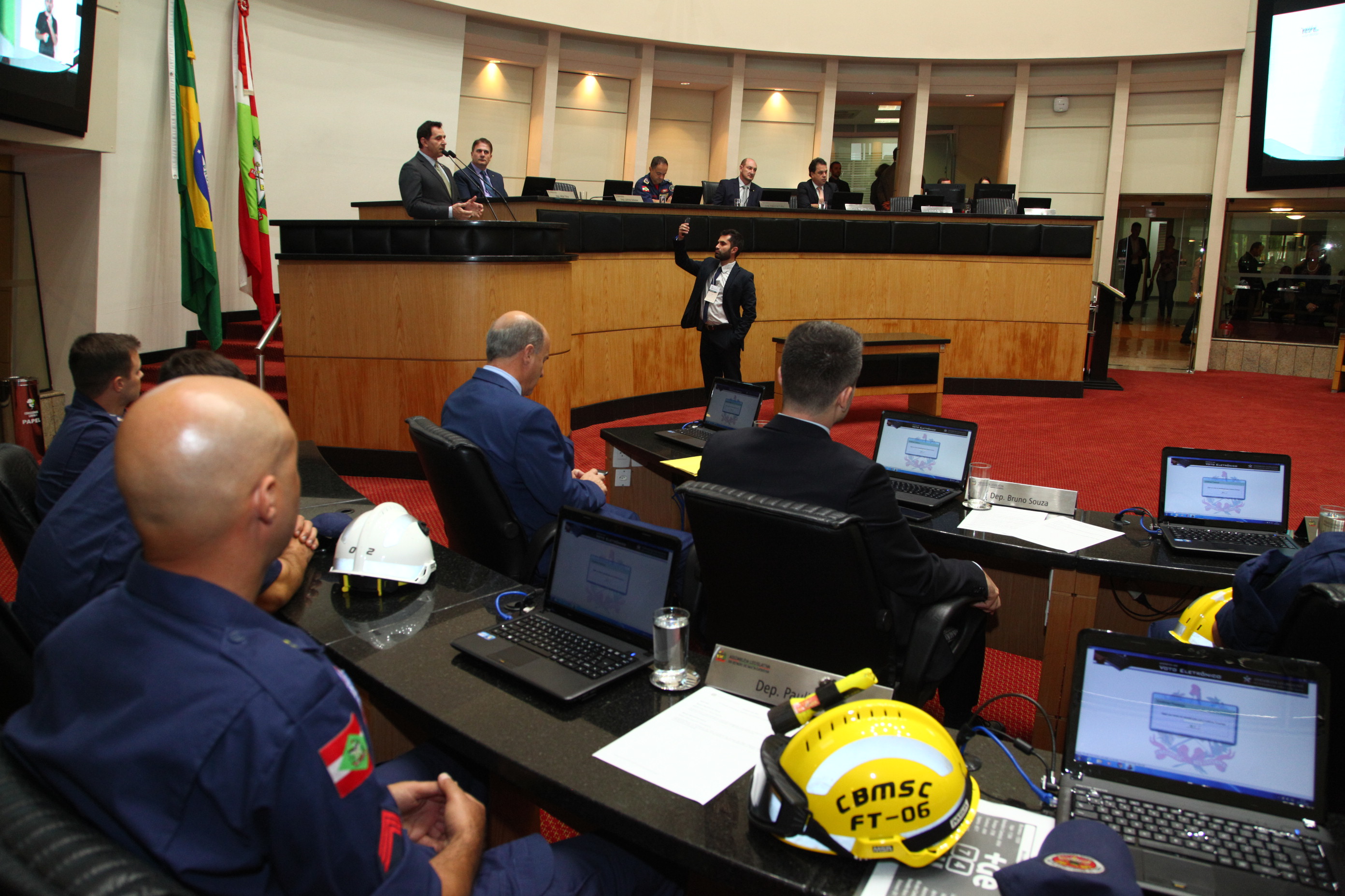 Homenagem aos Bombeiros Militares pela Atuação em Brumadinho