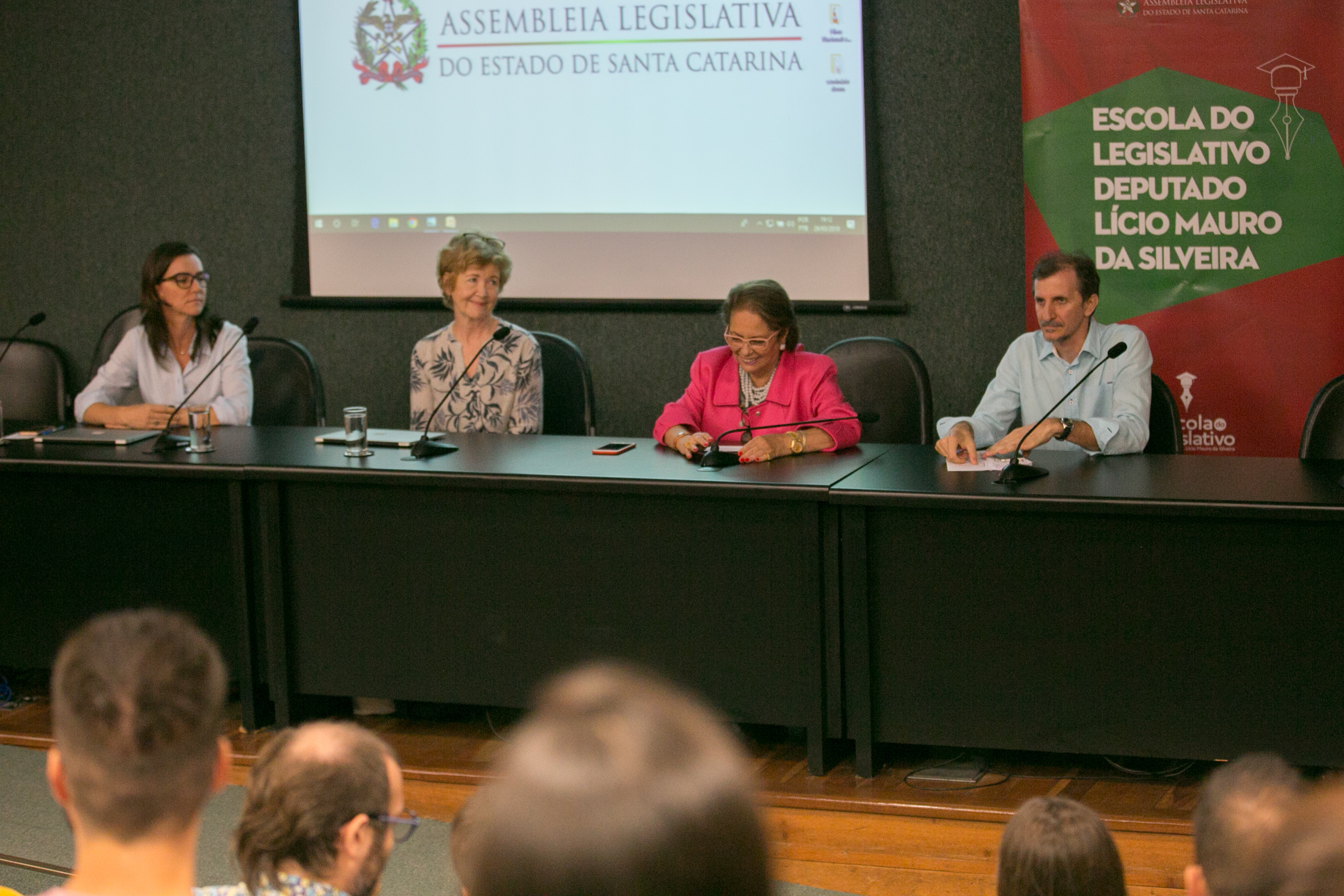 PALESTRA - Ações de enfrentamento à violência de gênero