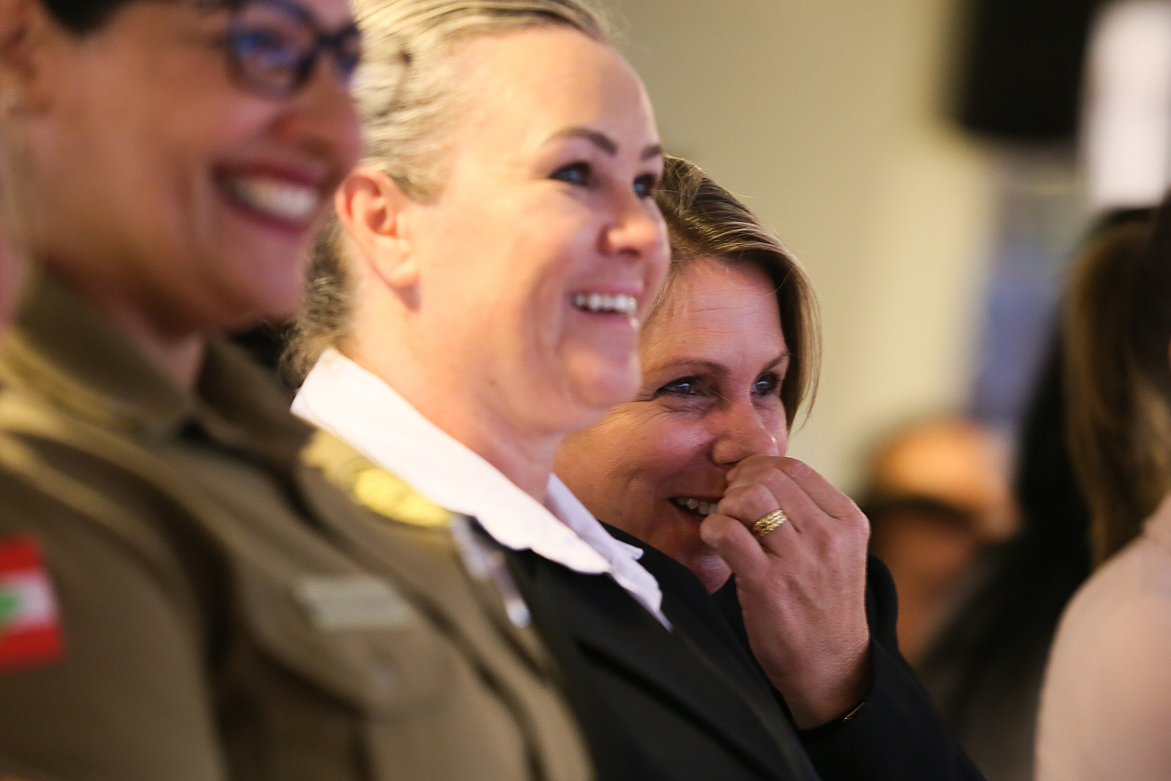 Deputado Jesse Lopes Homenageia as Policiais Militares que Trabalham na Alesc.