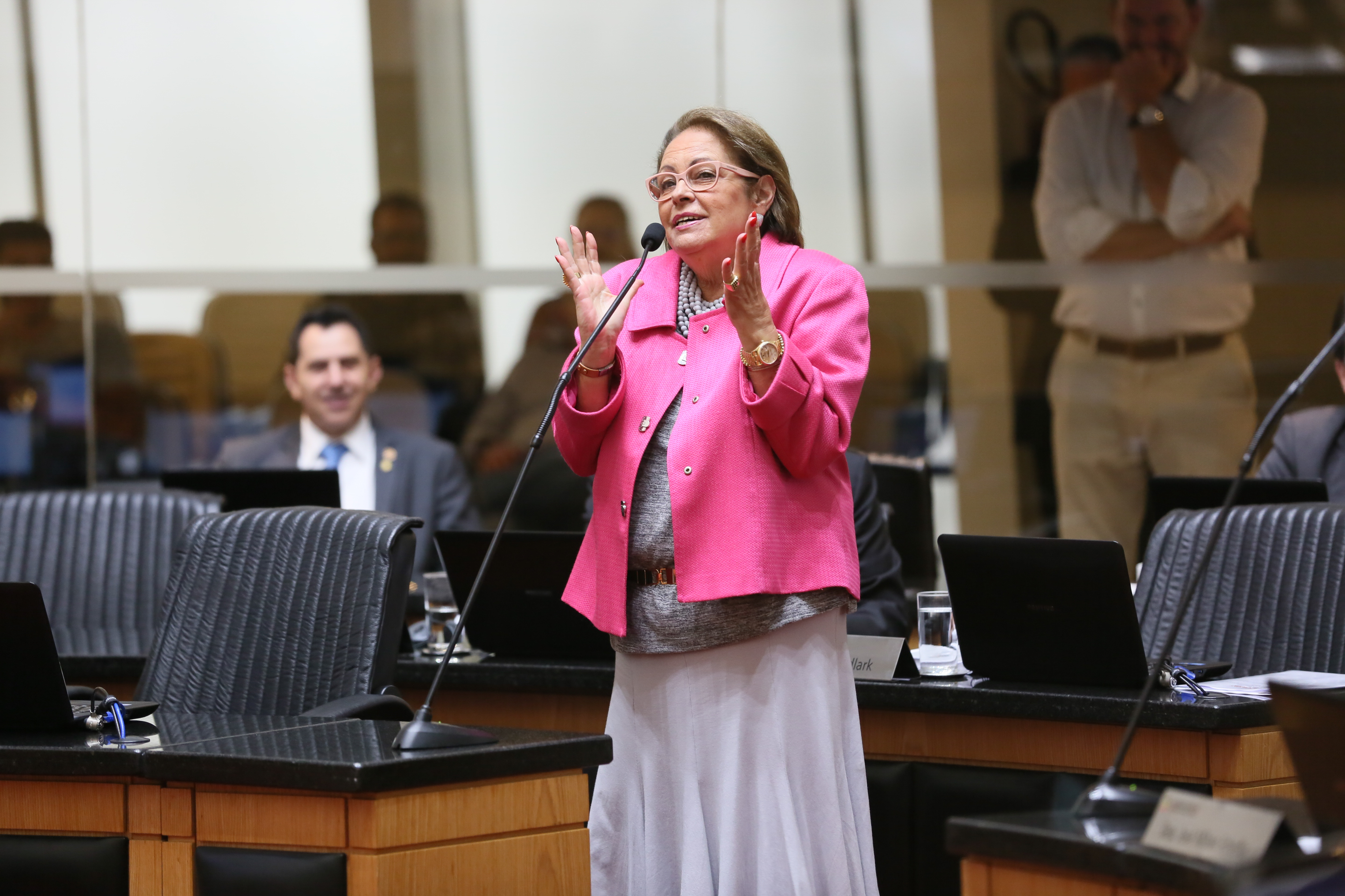 Deputado Jesse Lopes Homenageia as Policiais Militares que Trabalham na Alesc.