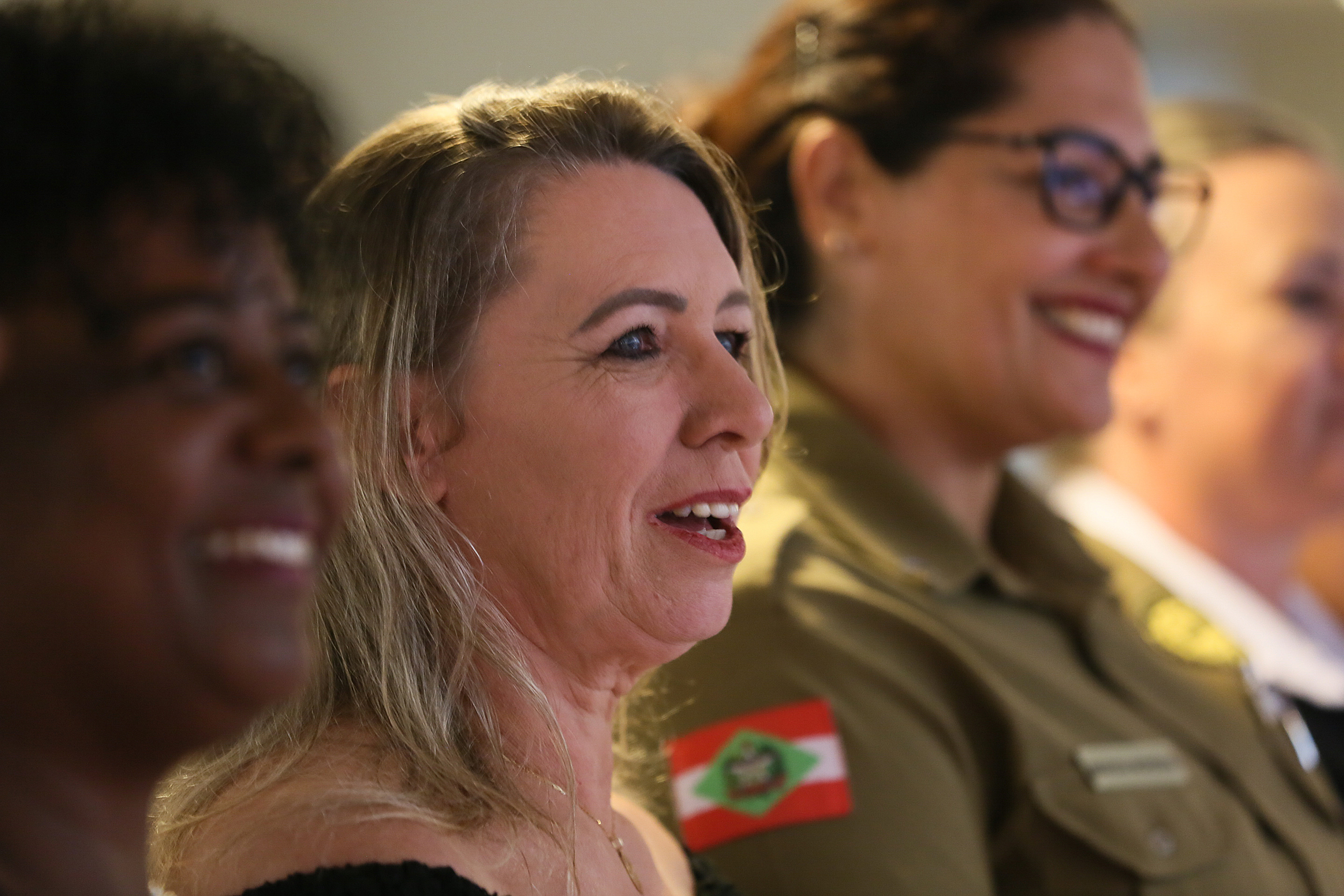 Deputado Jesse Lopes Homenageia as Policiais Militares que Trabalham na Alesc.