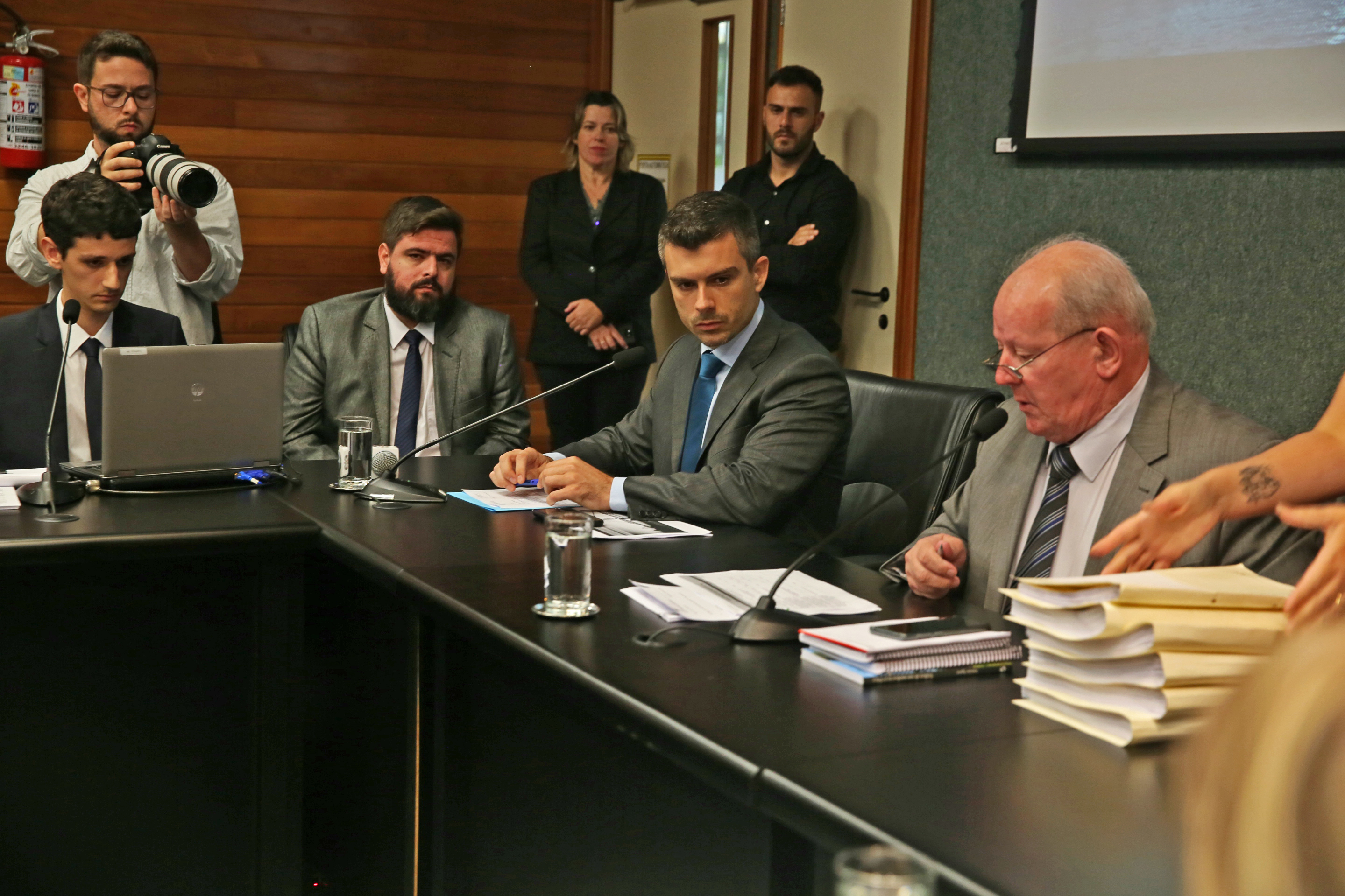 Reunião define acesso ao histórico dos contratos de restauração da Ponte.