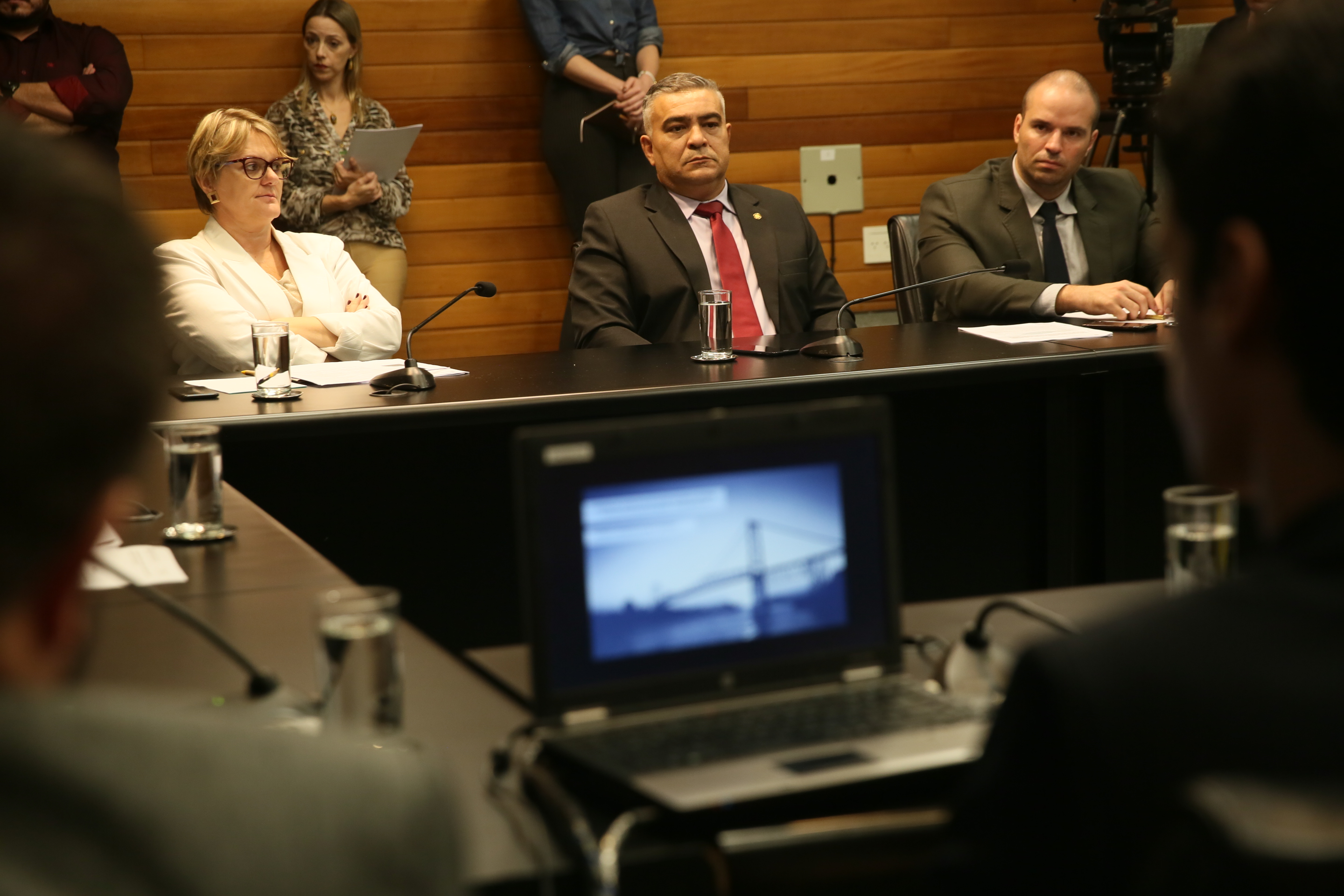 Reunião define acesso ao histórico dos contratos de restauração da Ponte.