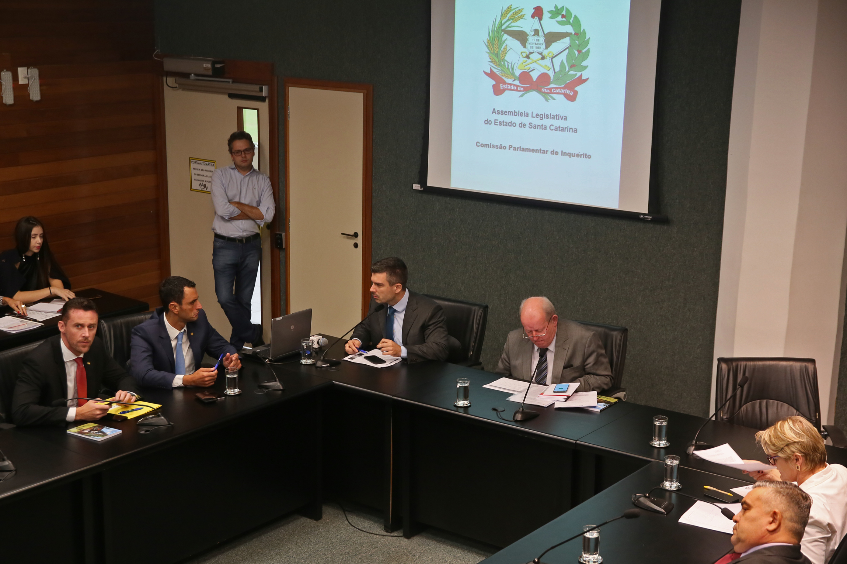 Reunião define acesso ao histórico dos contratos de restauração da Ponte.
