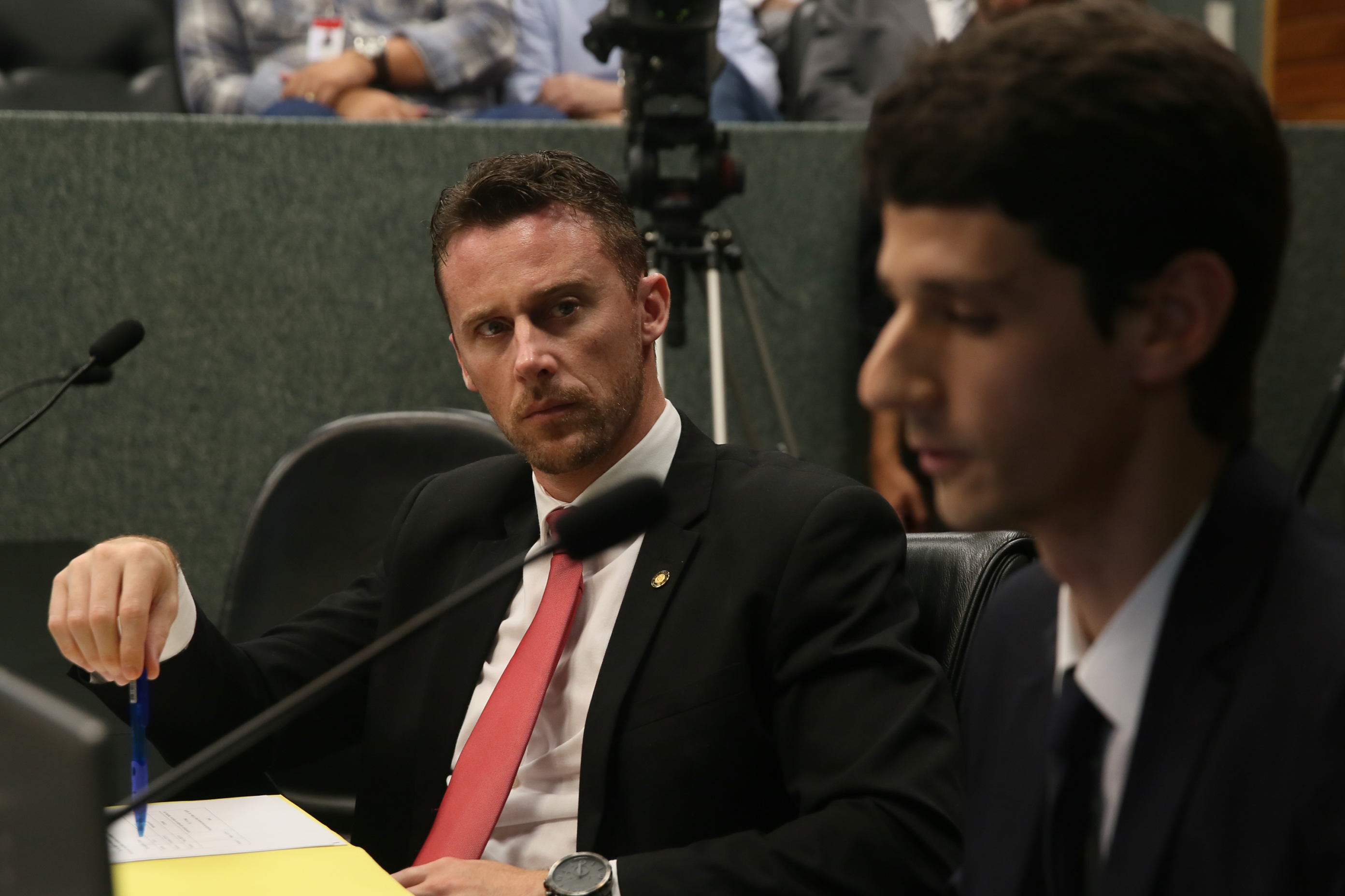 Reunião define acesso ao histórico dos contratos de restauração da Ponte.