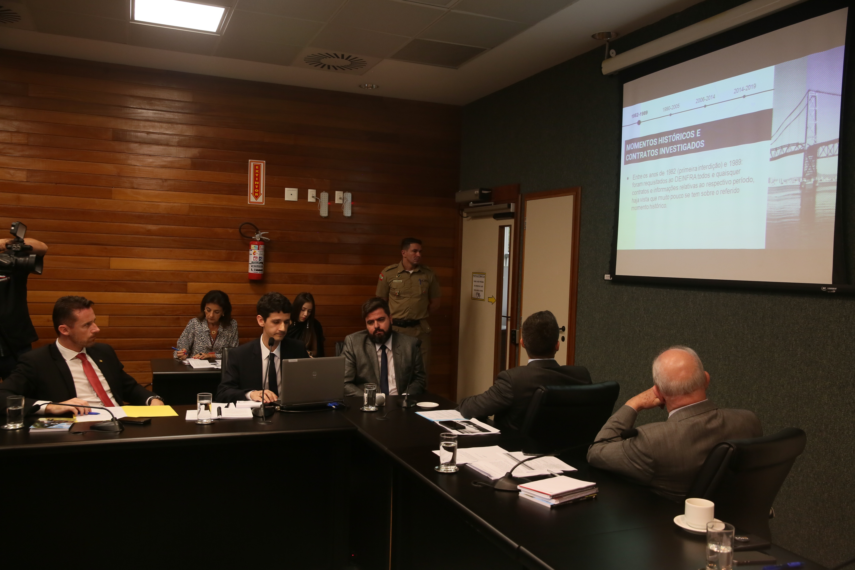Reunião define acesso ao histórico dos contratos de restauração da Ponte.