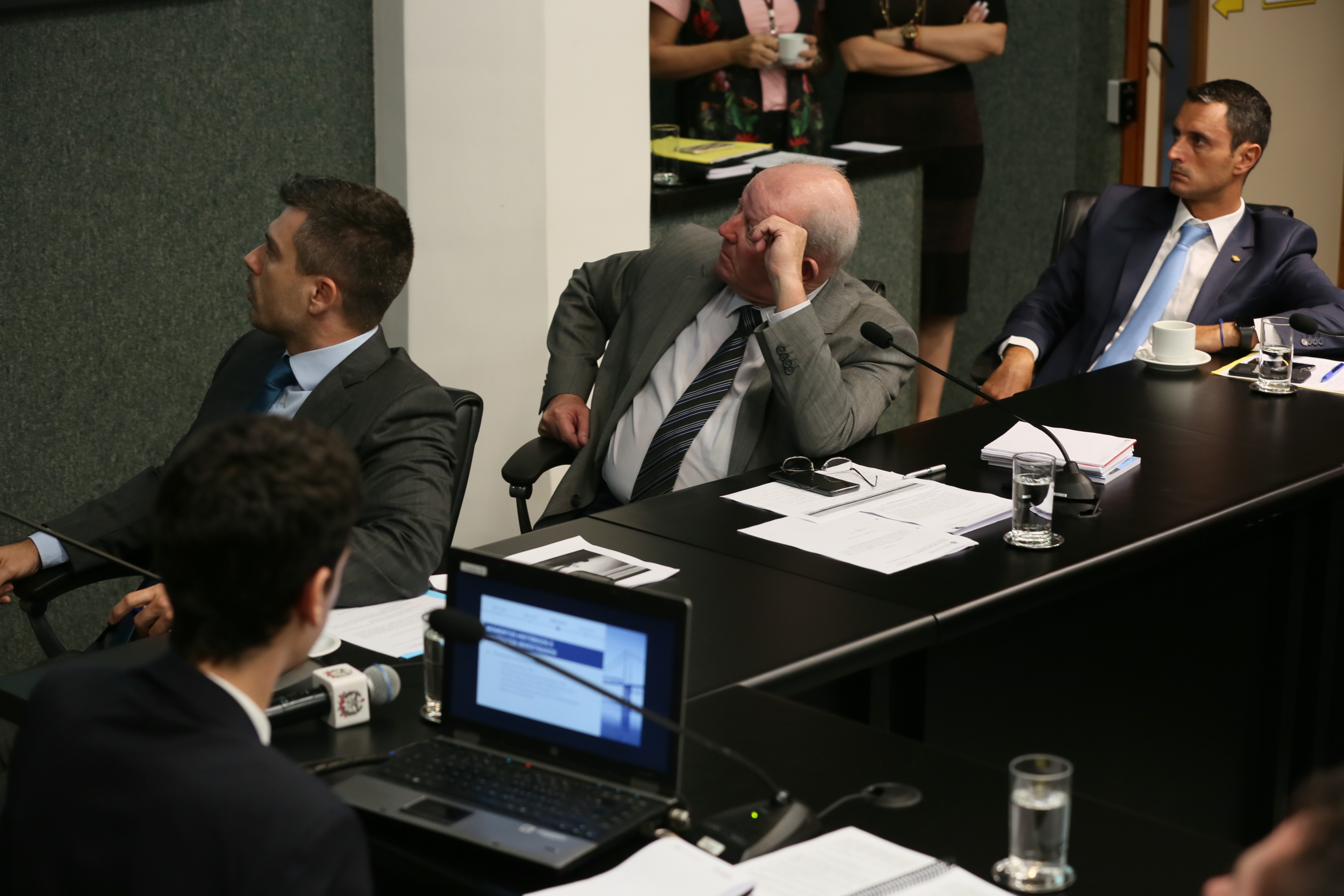 Reunião define acesso ao histórico dos contratos de restauração da Ponte.