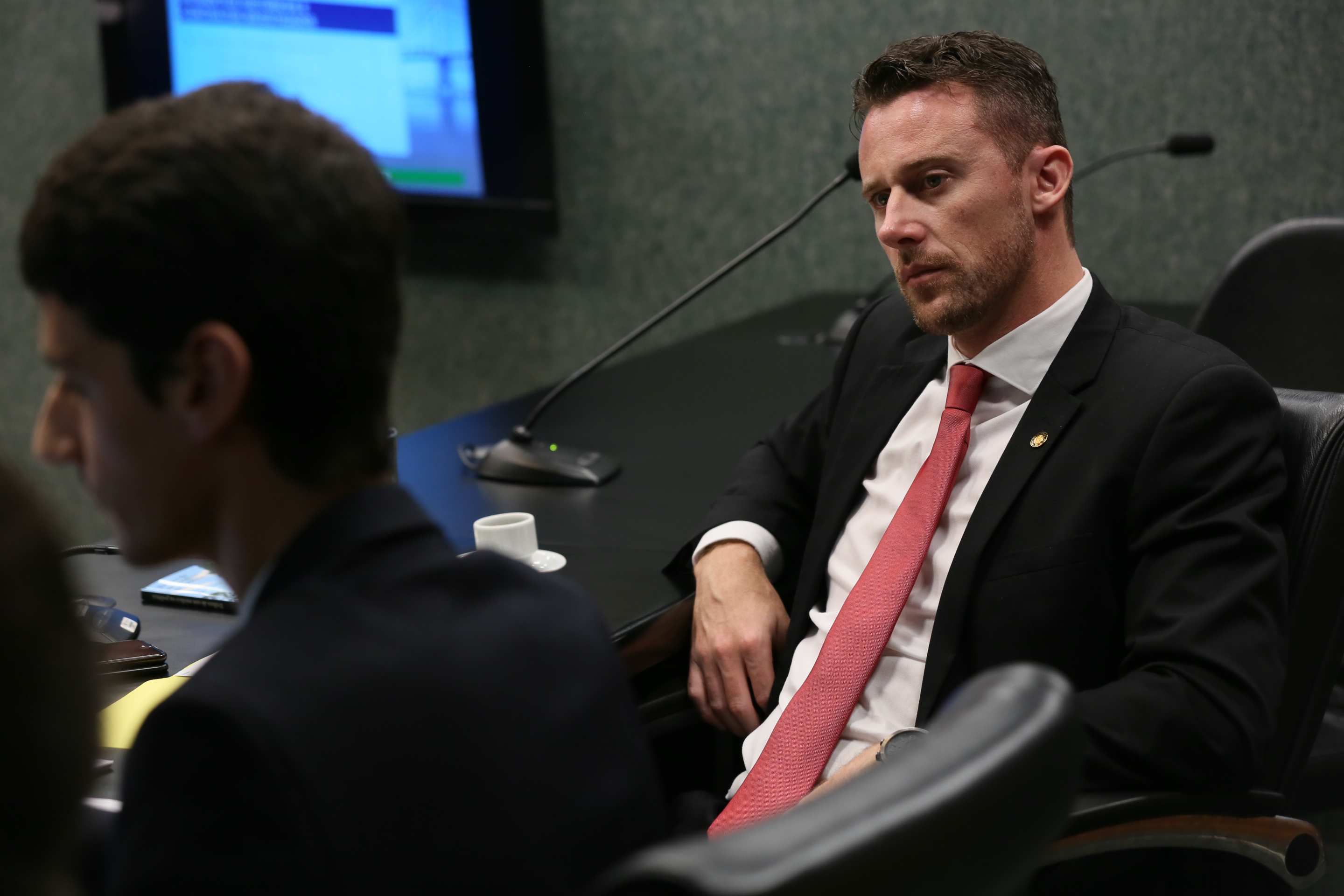 Reunião define acesso ao histórico dos contratos de restauração da Ponte.