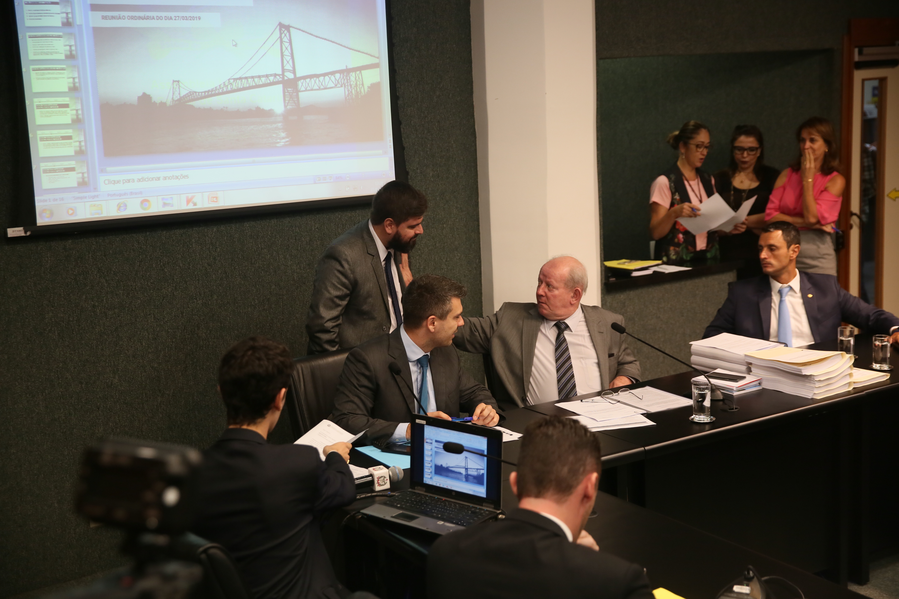 Reunião define acesso ao histórico dos contratos de restauração da Ponte.