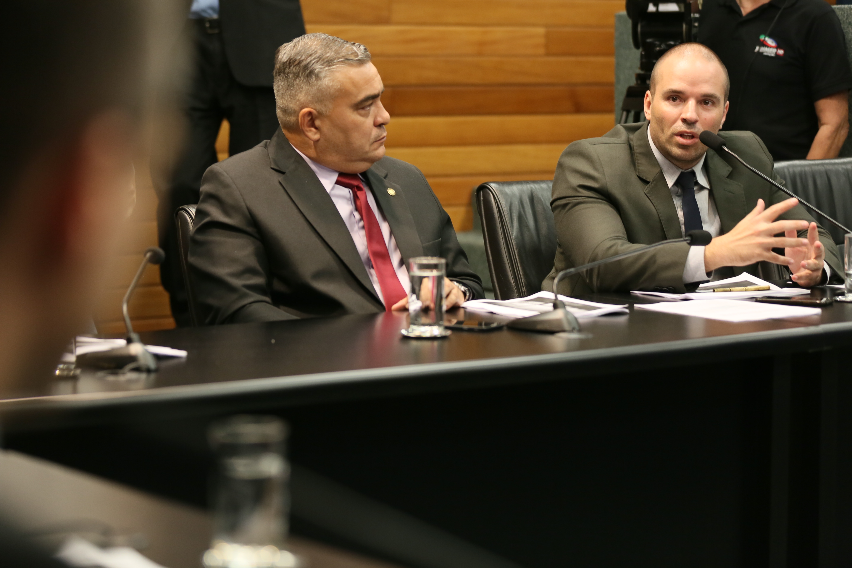 Reunião define acesso ao histórico dos contratos de restauração da Ponte.