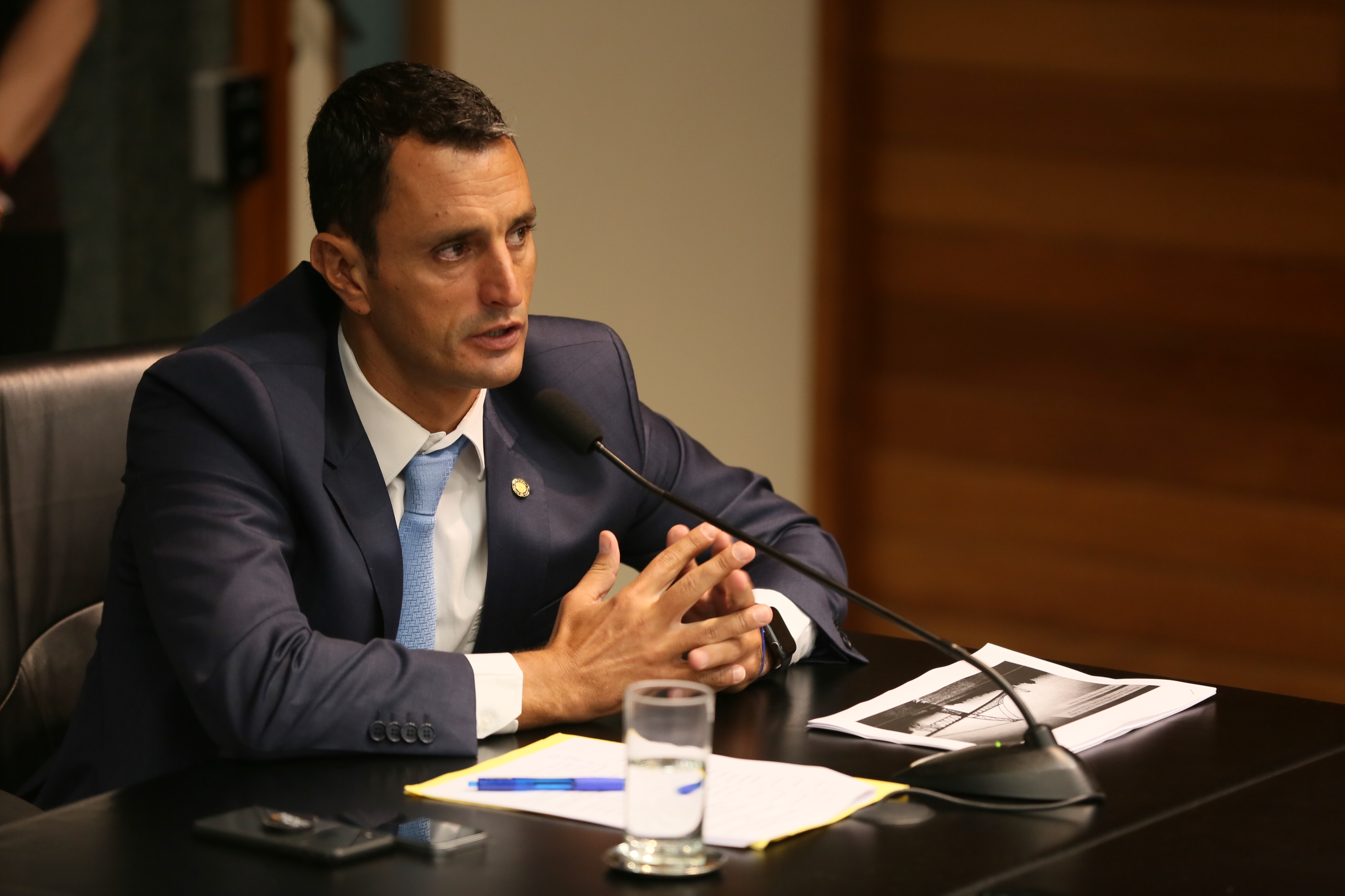 Reunião define acesso ao histórico dos contratos de restauração da Ponte.