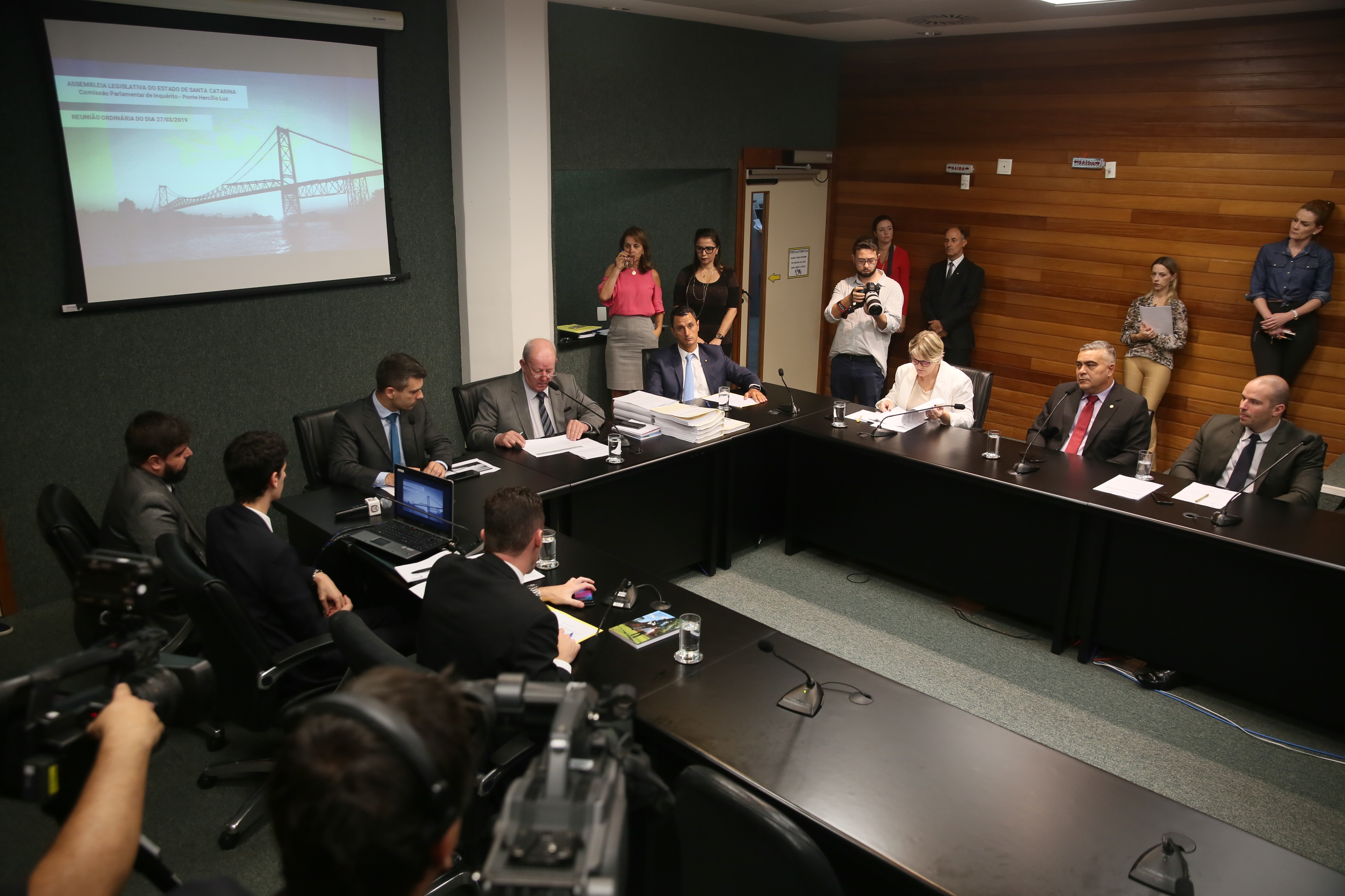 Reunião define acesso ao histórico dos contratos de restauração da Ponte.