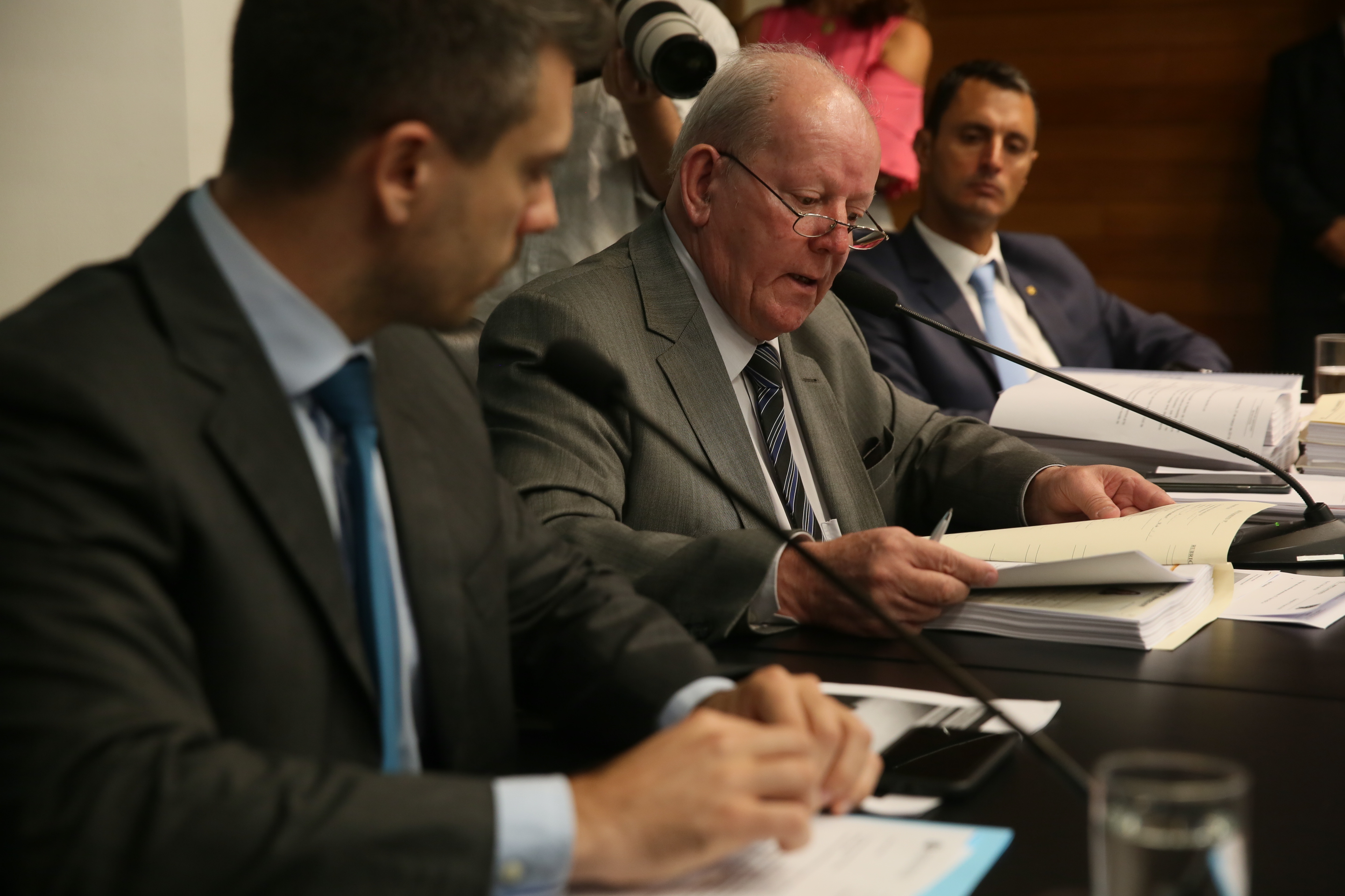 Reunião define acesso ao histórico dos contratos de restauração da Ponte.