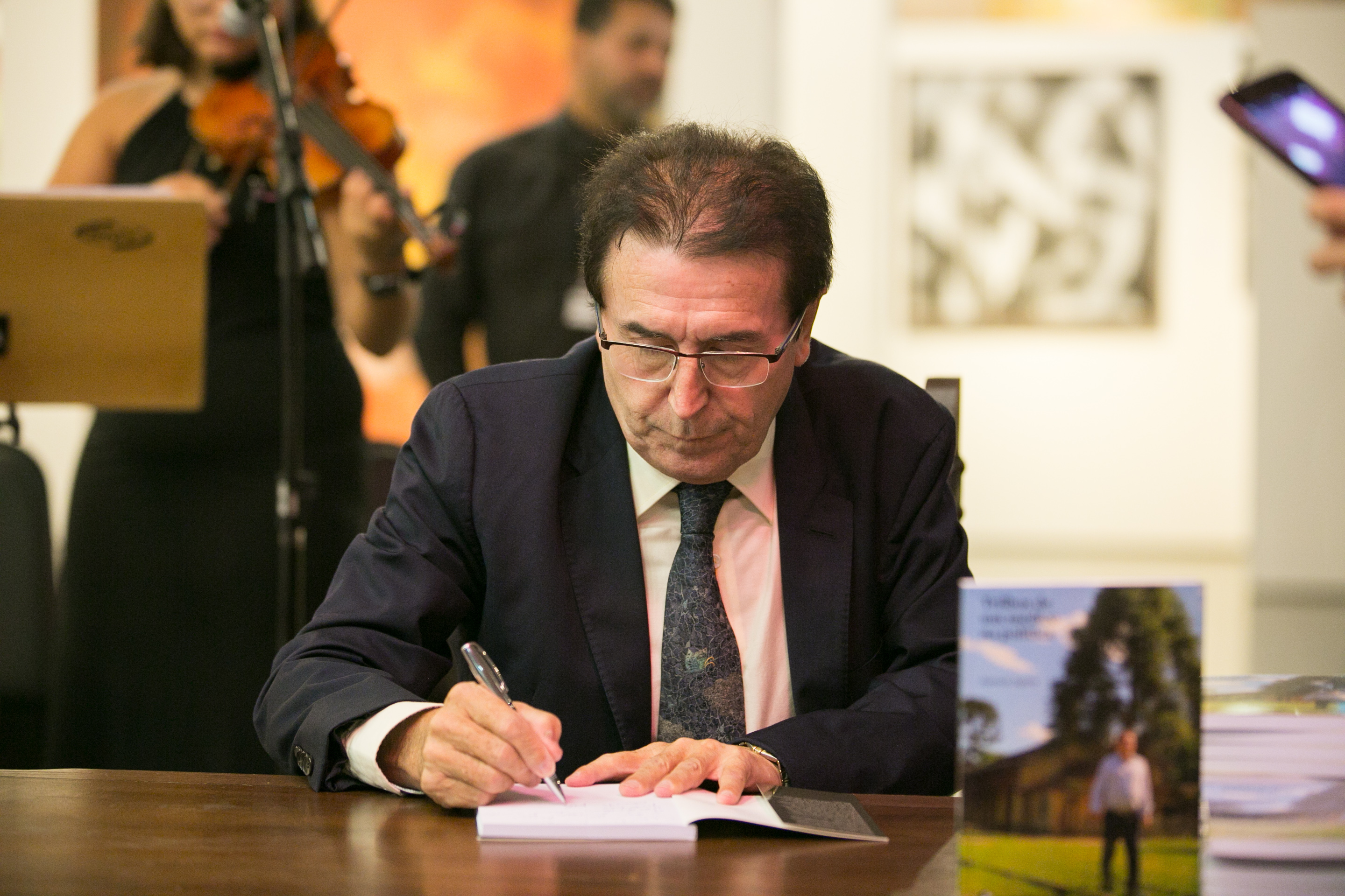 Lançamento do livro “Trilhos de um médico na política” de Antonio Aguiar