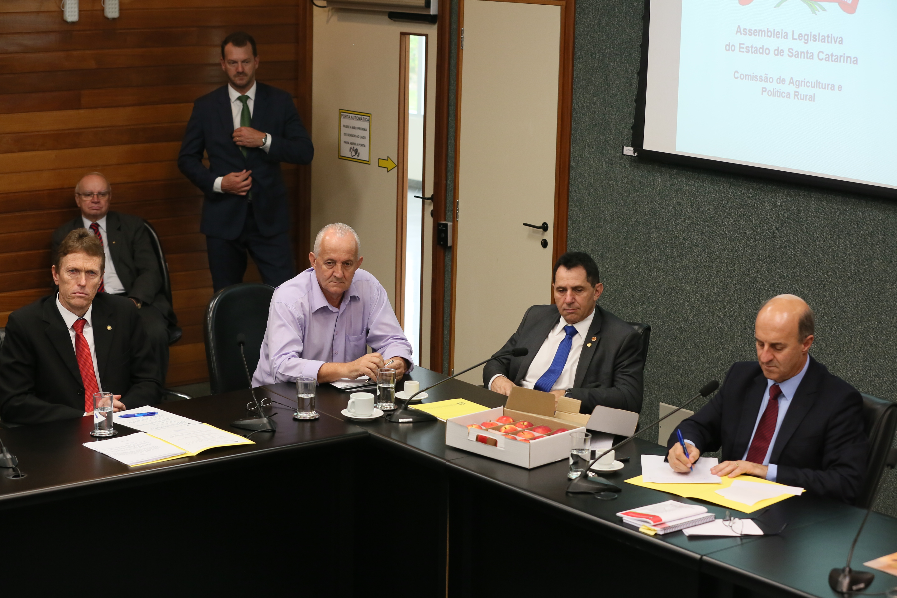 Comissão recebe o secretário de estado da Agricultura e da Pesca Ricardo de Gouvêa e a Presidente da Epagri Edilene Steinwandter para Informações das respectivas pastas.