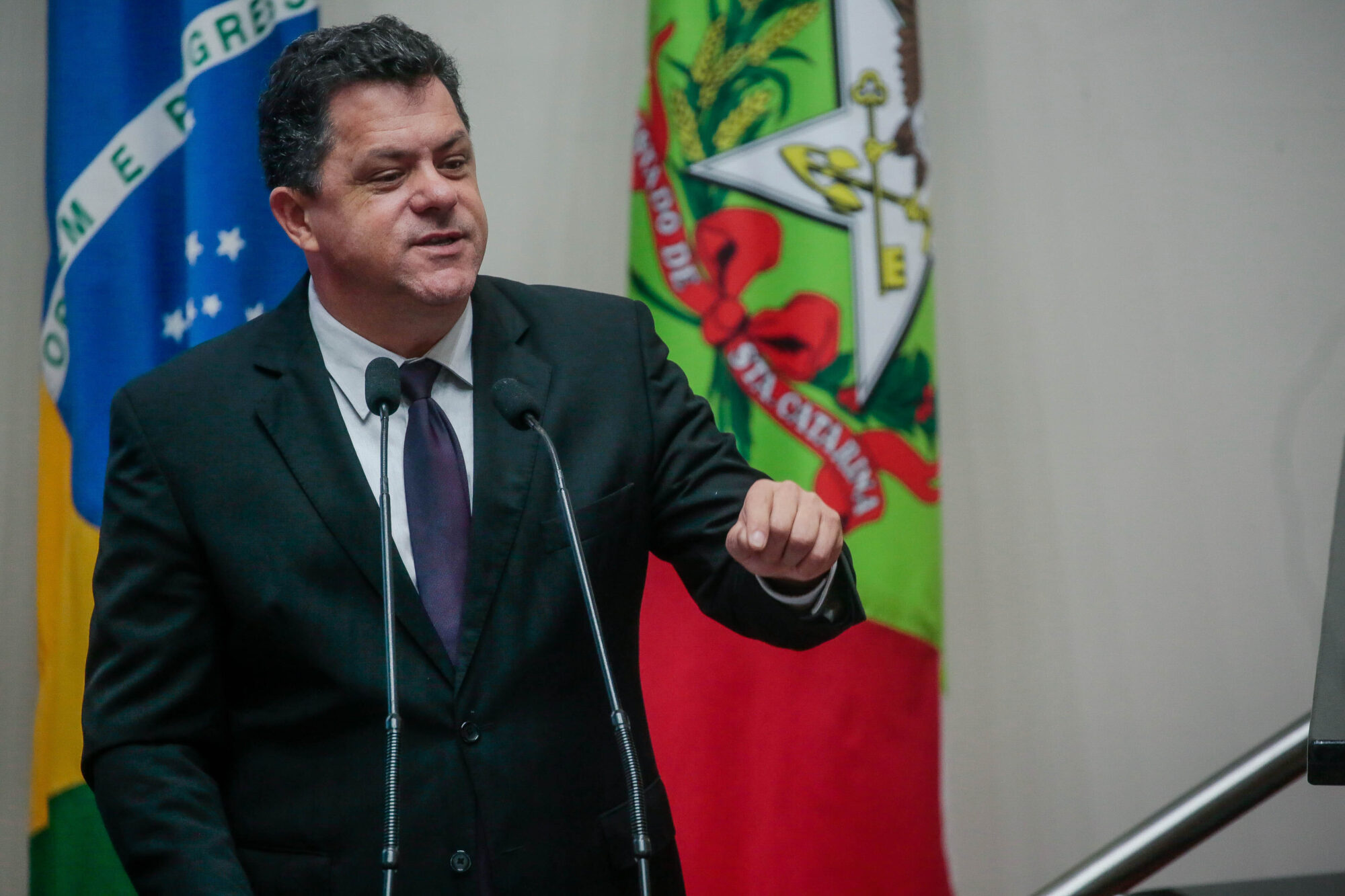 Ivan Naatz alerta para “sinal amarelo” no setor turístico de SC