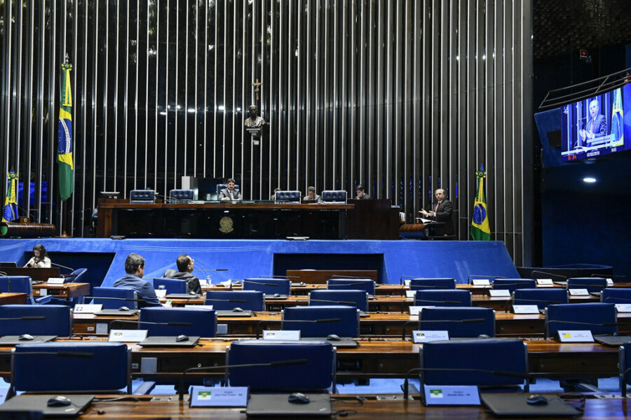 O Plenário do Senado Federal, onde a representação feminina varia conforme a eleição; atualmente, 16 estados não têm mulheres senadoras. FOTO: Roque de Sá/Agência Senado