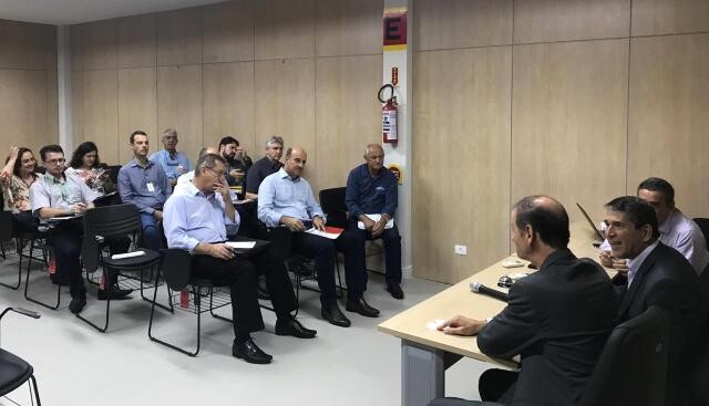 Os envolvidos discutiram a manutenção dos incentivos fiscais ao setor agrícola. Foto: Assessoria parlamentar.