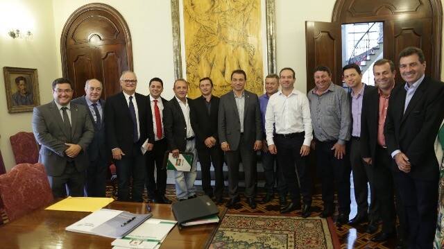 Diversas lideranças políticas da região Amplanorte também participaram do encontro. FOTO: Assessoria parlamentar.