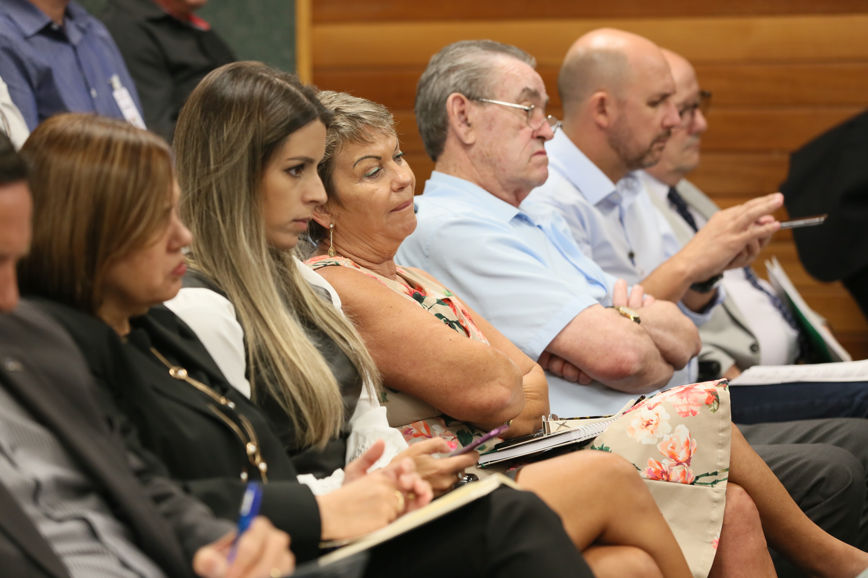 Deputados da Comissão de Transportes e Desenvolvimento Urbano recebem o Secretário de Estado da Infraestrutura Carlos Hassler para tratar da situação das pontes de acesso à ilha.