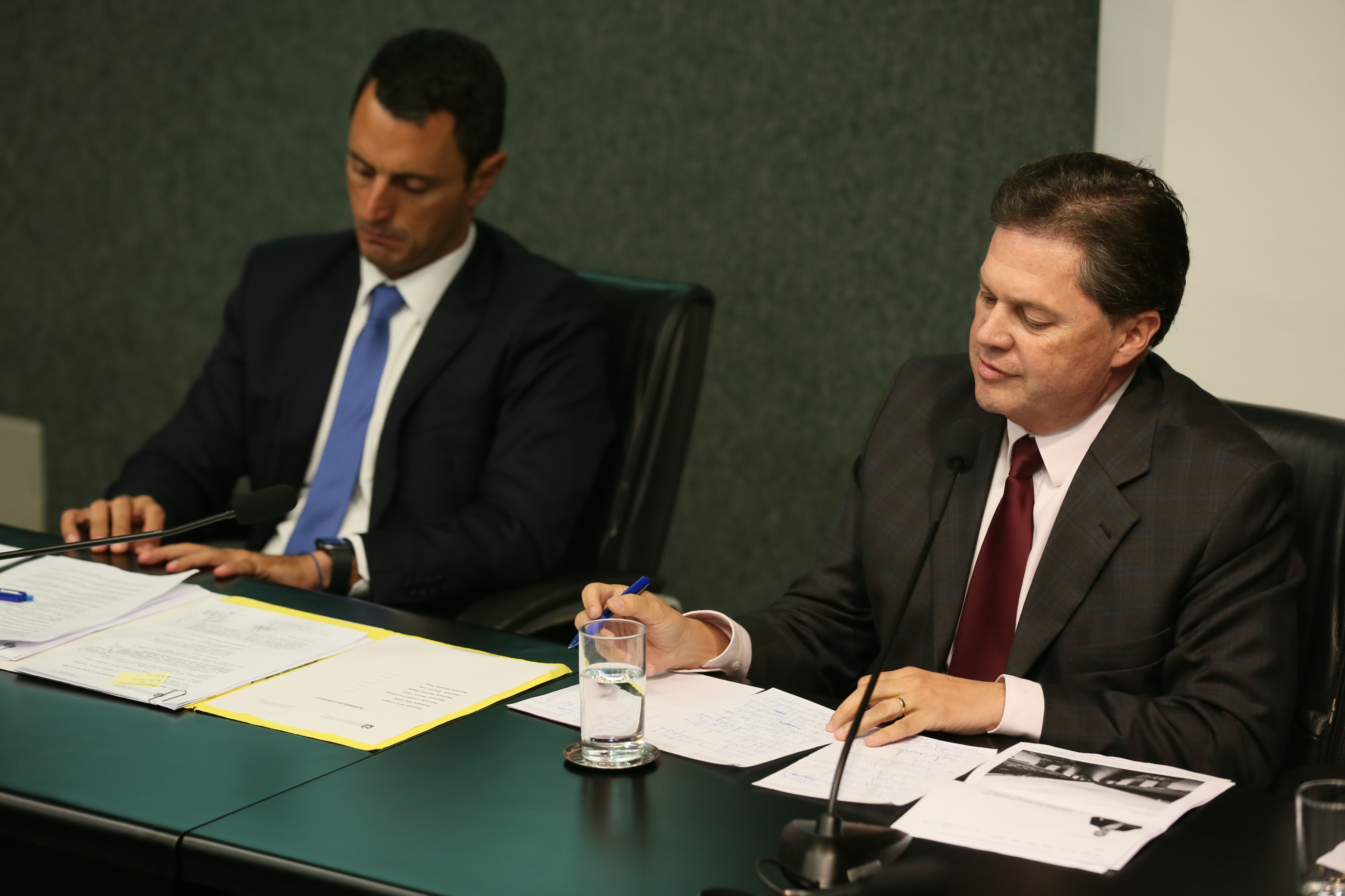Deputados da Comissão de Transportes e Desenvolvimento Urbano recebem o Secretário de Estado da Infraestrutura Carlos Hassler para tratar da situação das pontes de acesso à ilha.